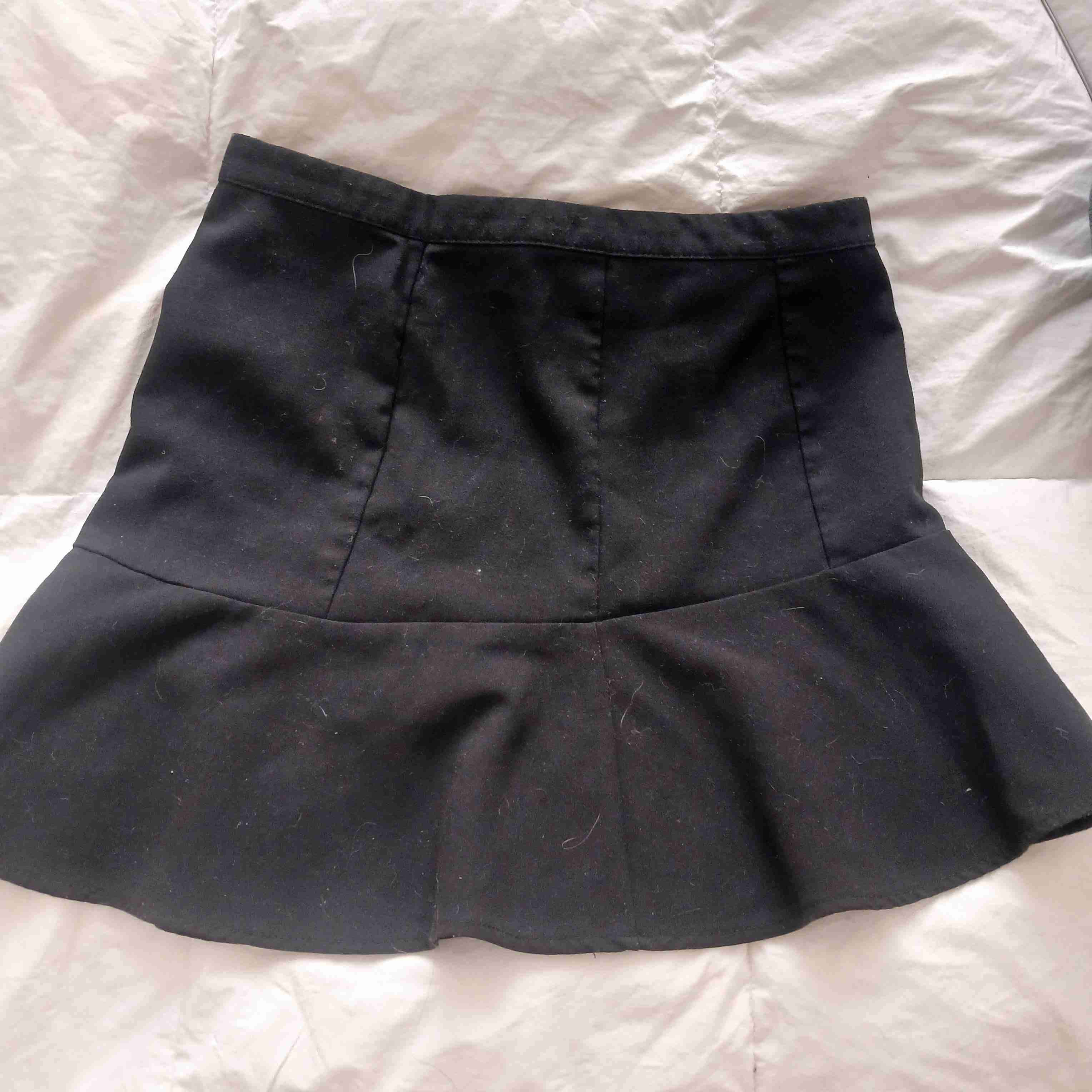 Falda negra de vestir