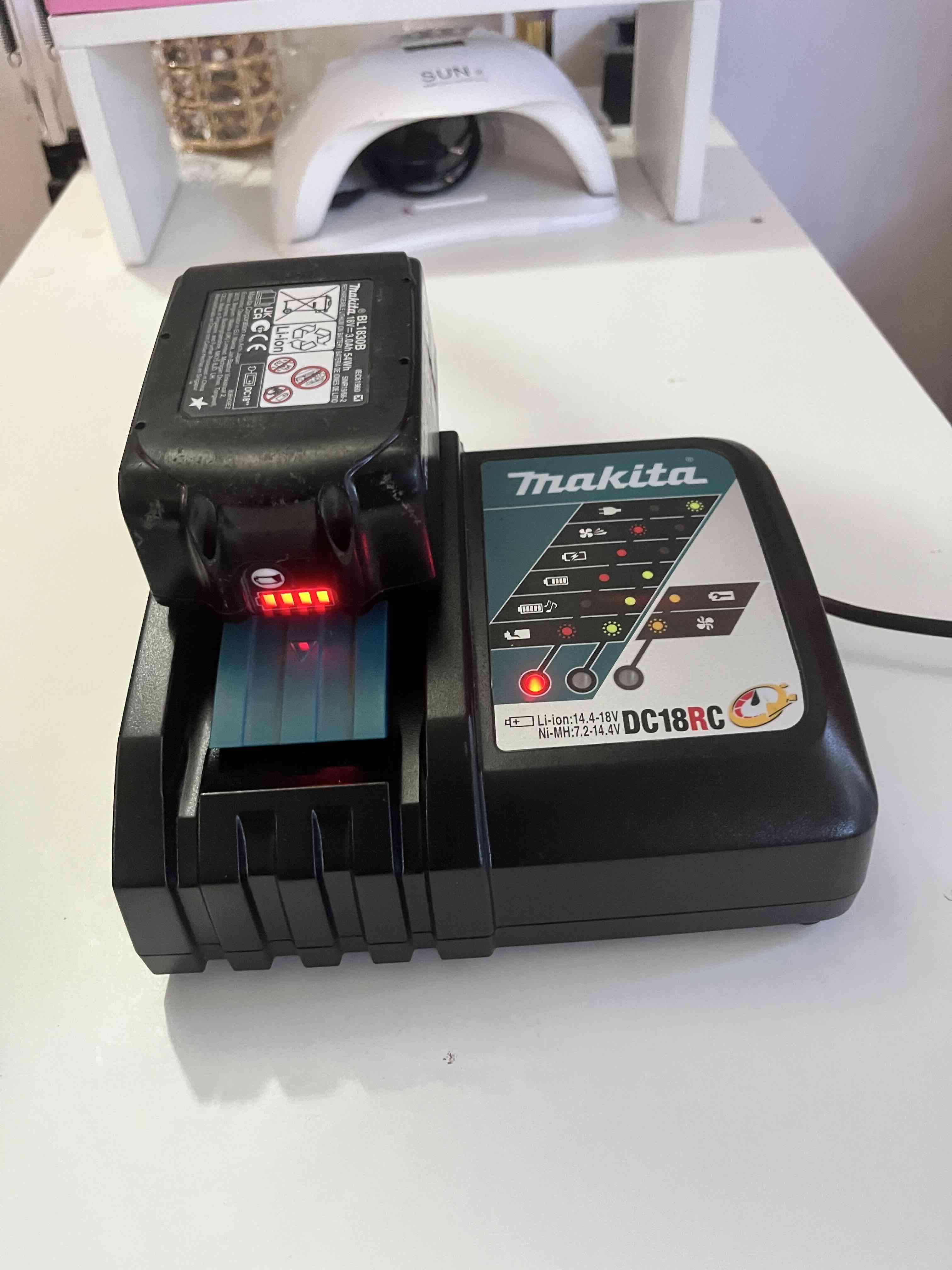 Cargador Makita DC18RC con 2 baterías - miniatura 3