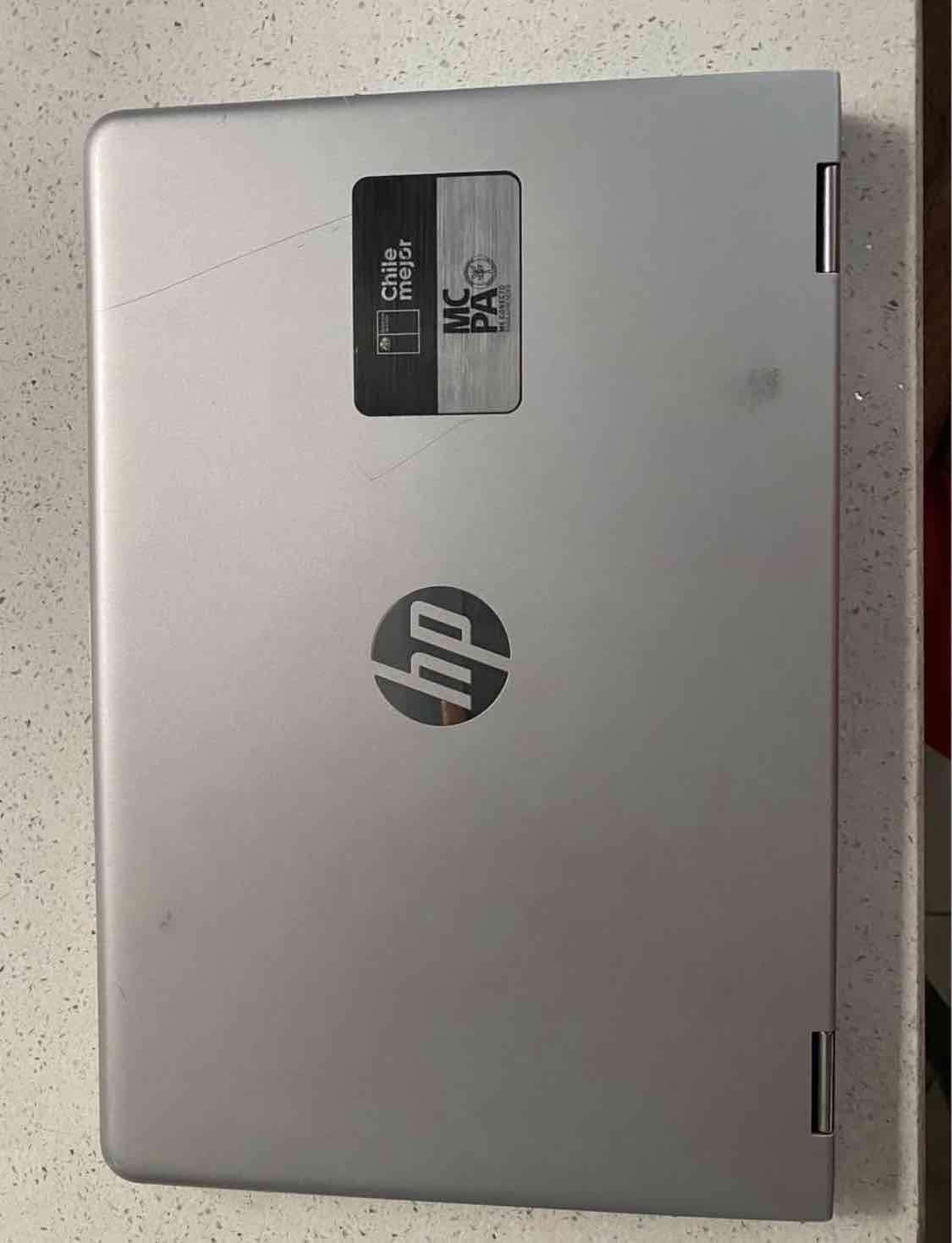 Notebook HP con stickers - miniatura 3