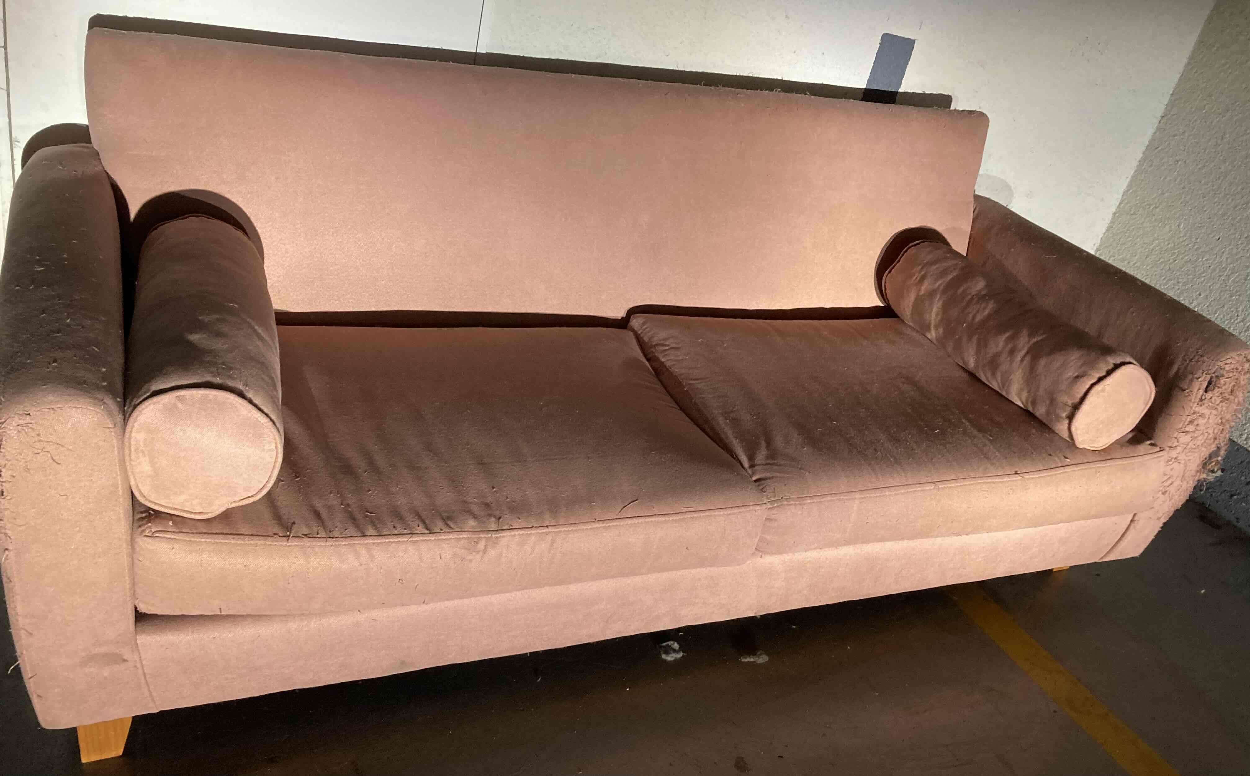 Sofá de tela marrón - miniatura 2