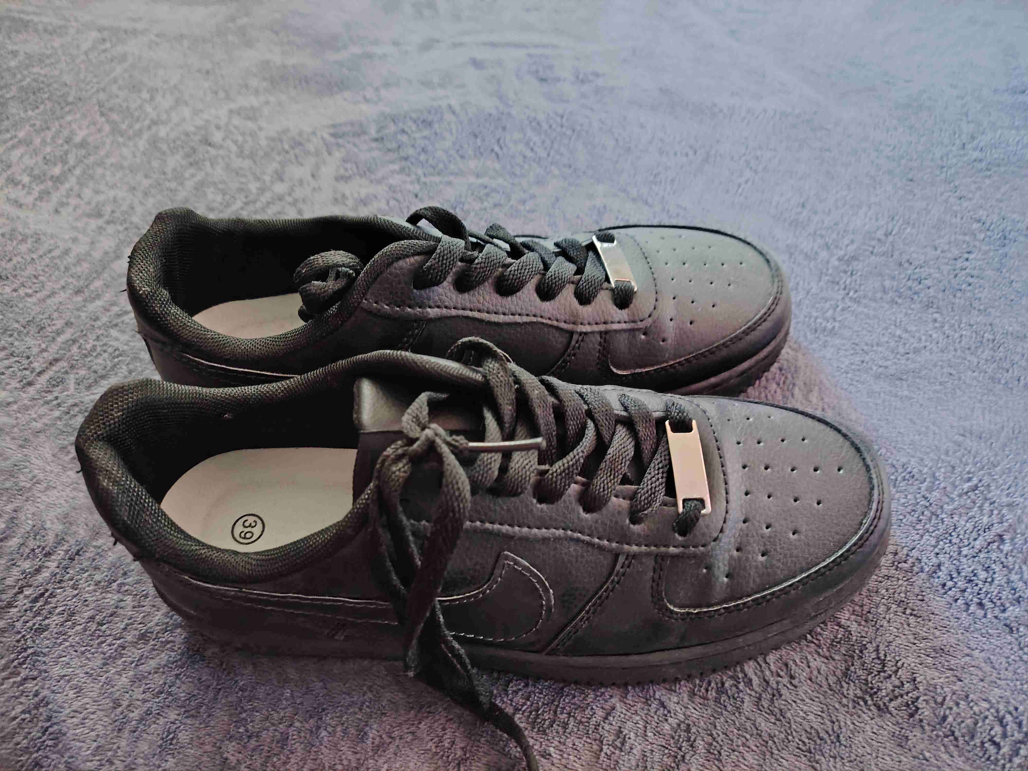 Zapatillas negras deportivas - miniatura 2