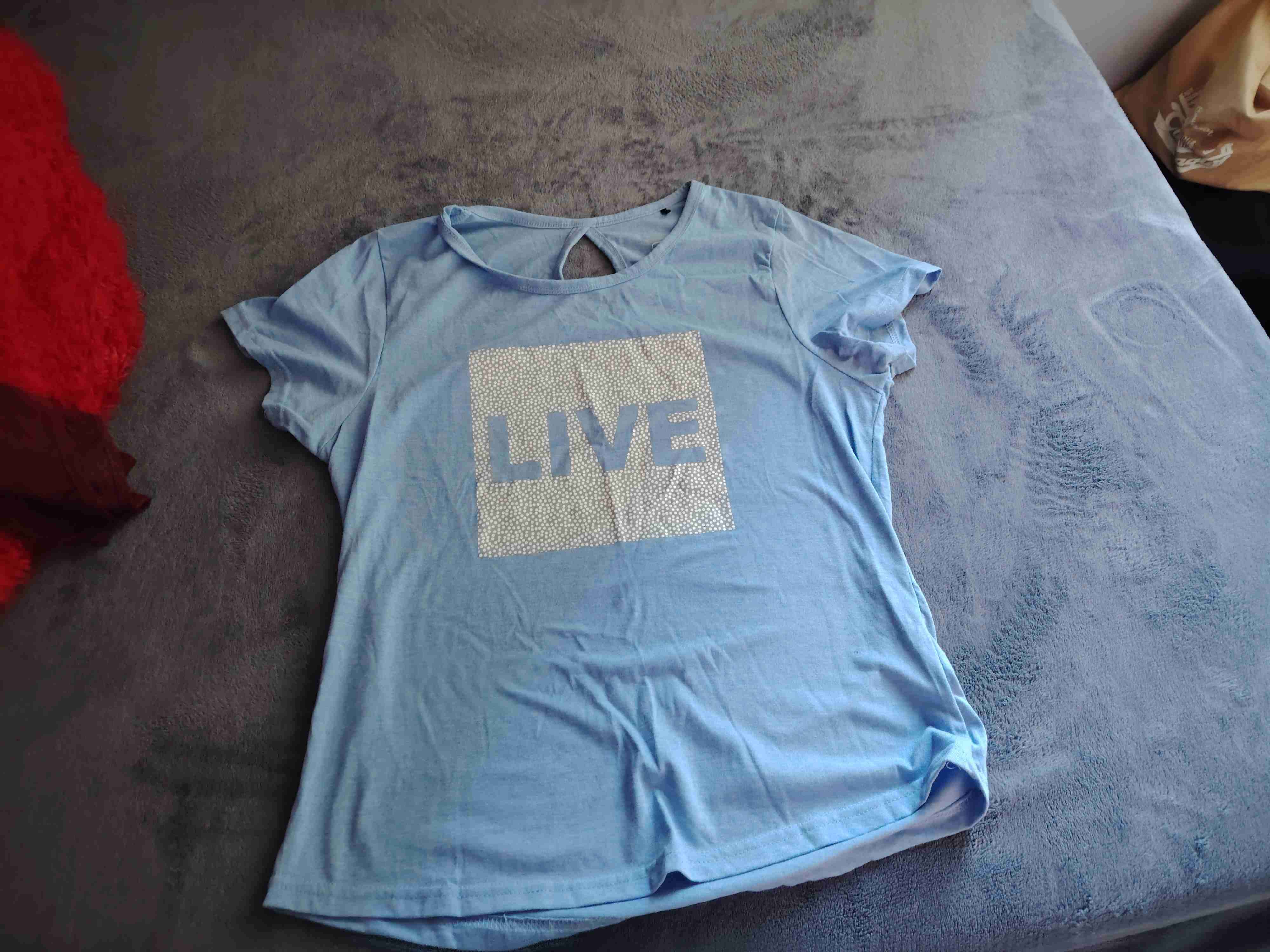 Polera azul con estampado 'Live'