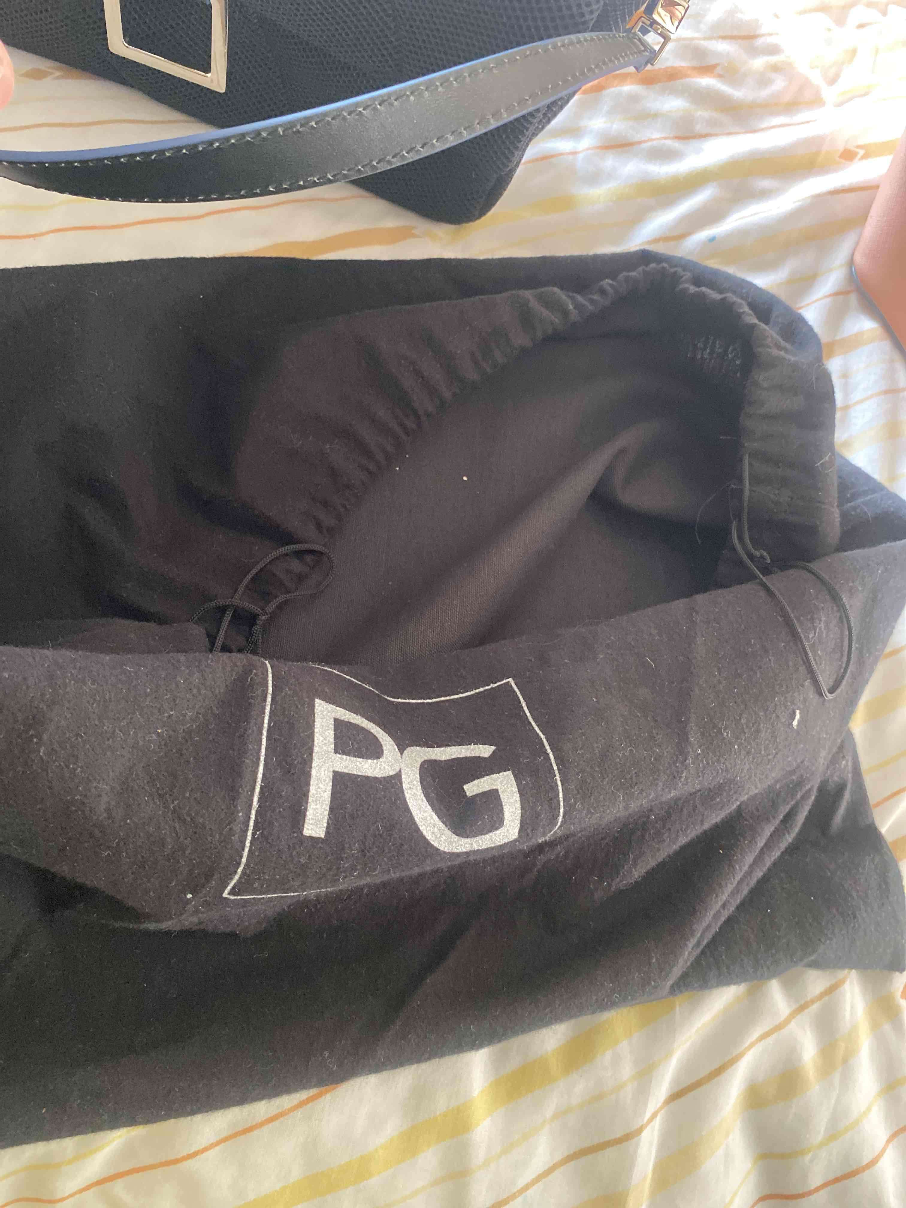 Bandolera negra con correa estampada - miniatura 5