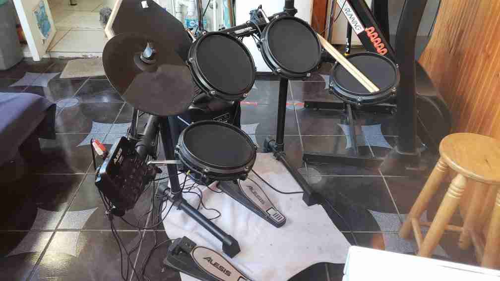 Batería electrónica Alesis negra - miniatura 2