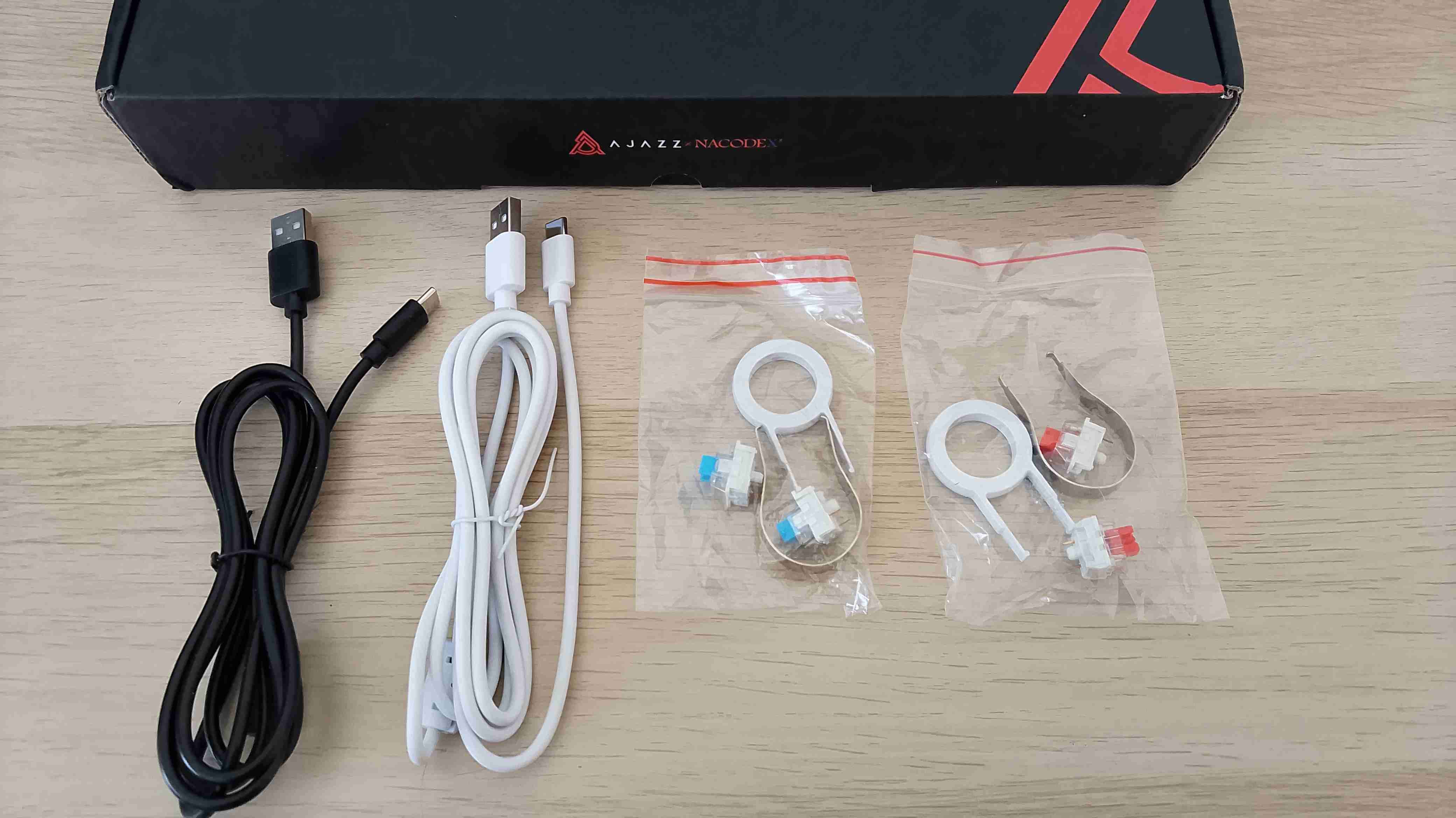 Teclado mecánico Ajazz ak680 RGB Switch blue - miniatura 3