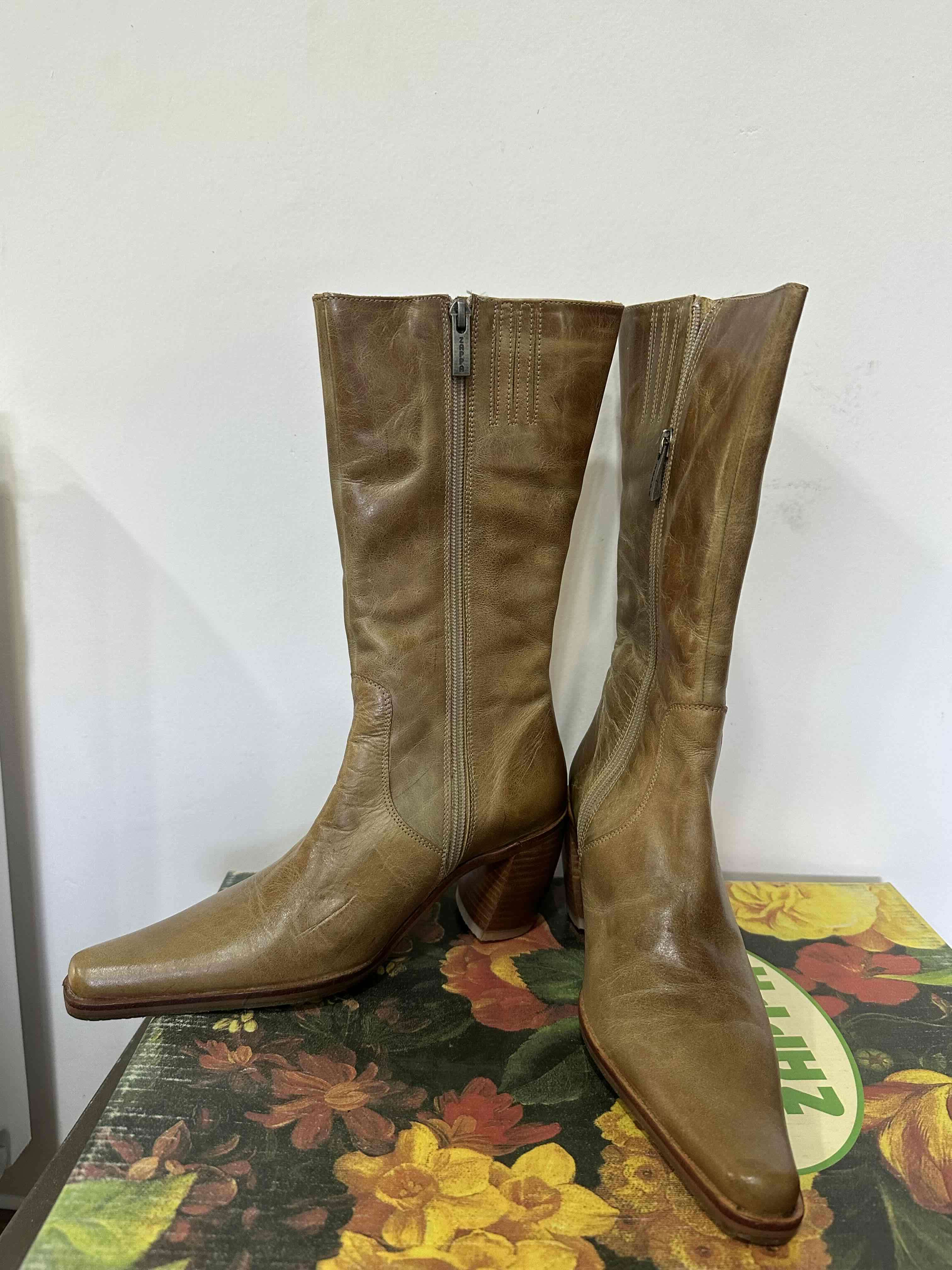 Botas de cuero marrón - miniatura 2