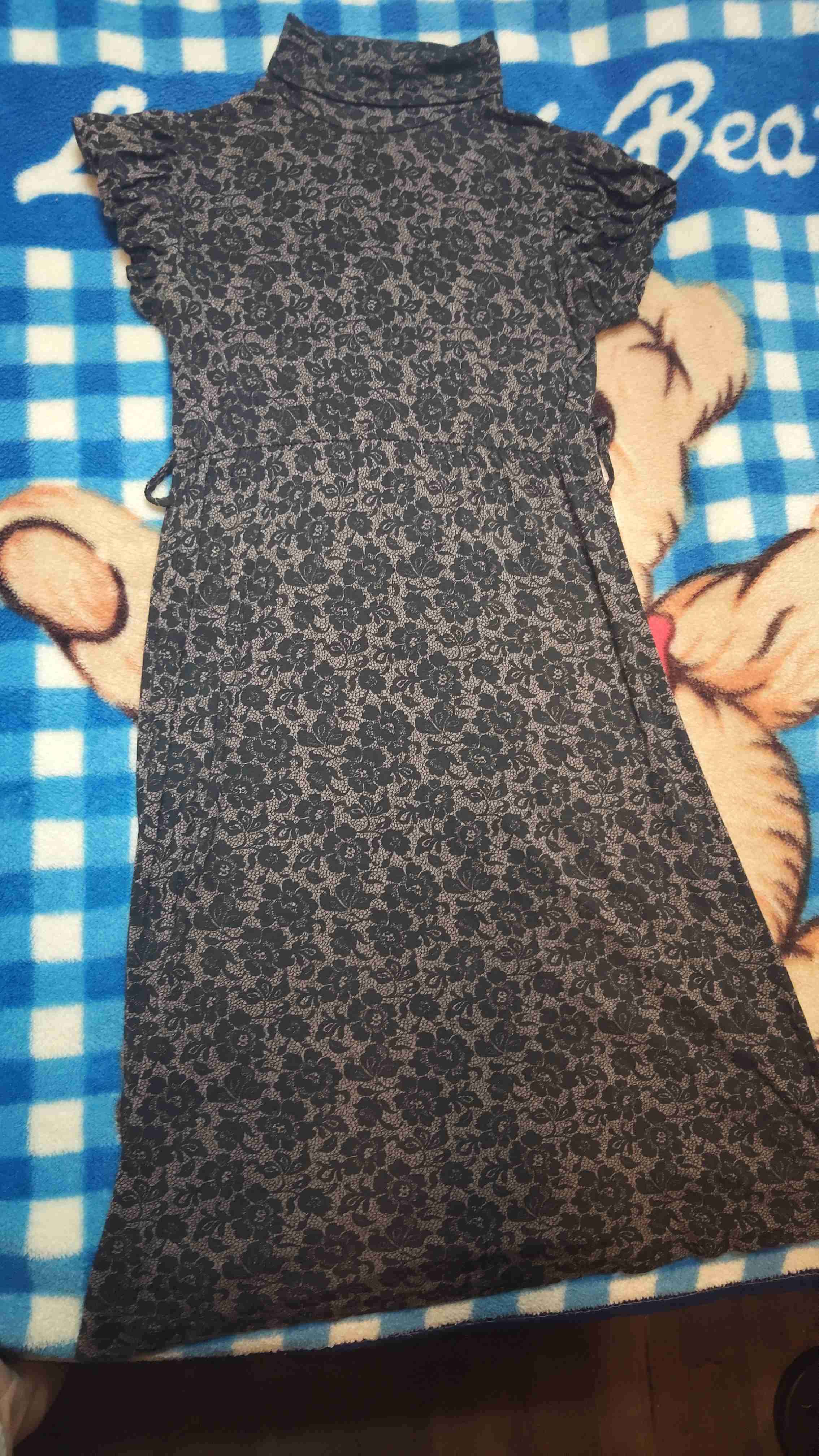 Vestido estampado floral gris