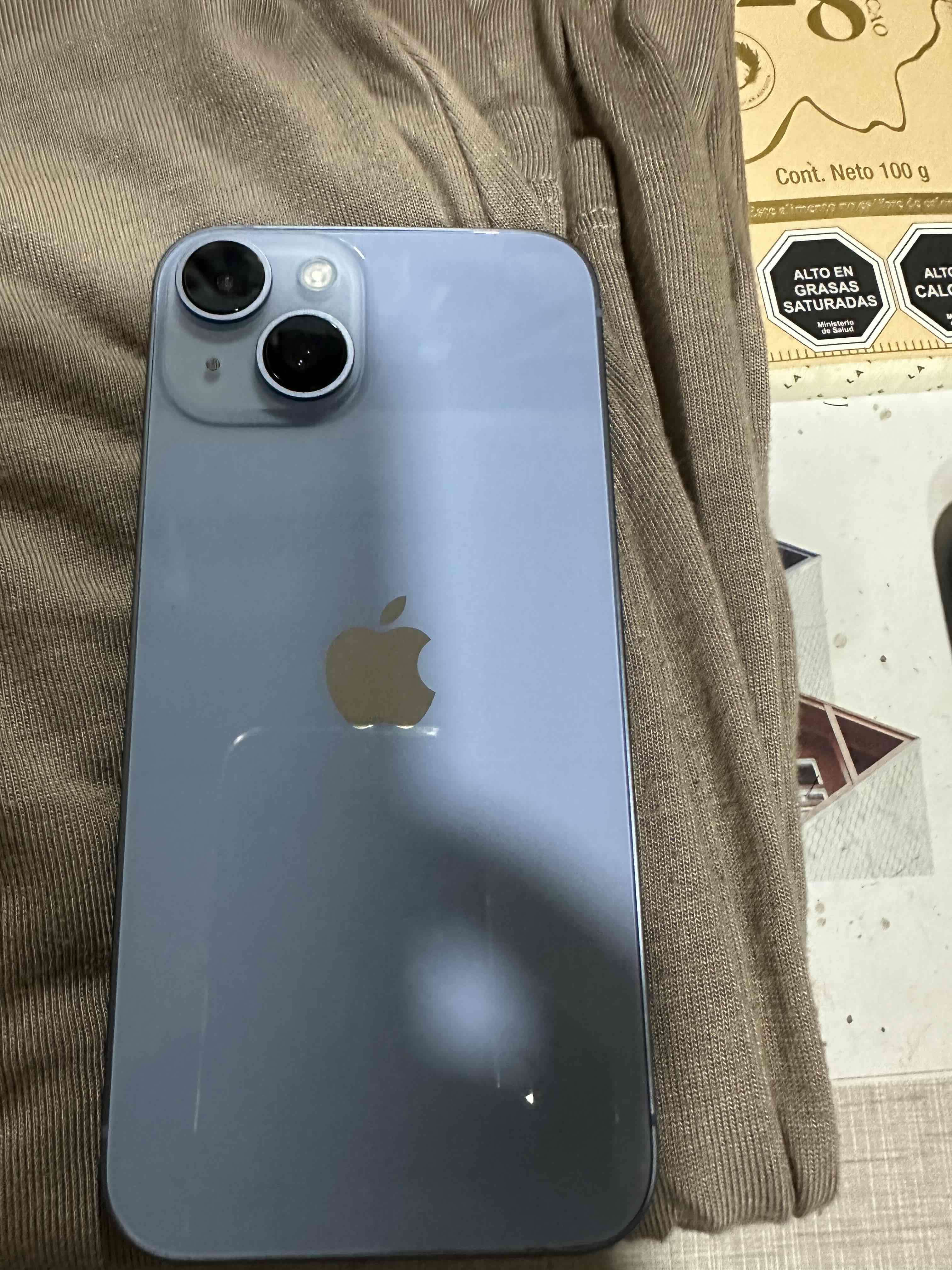 iPhone azul sin caja