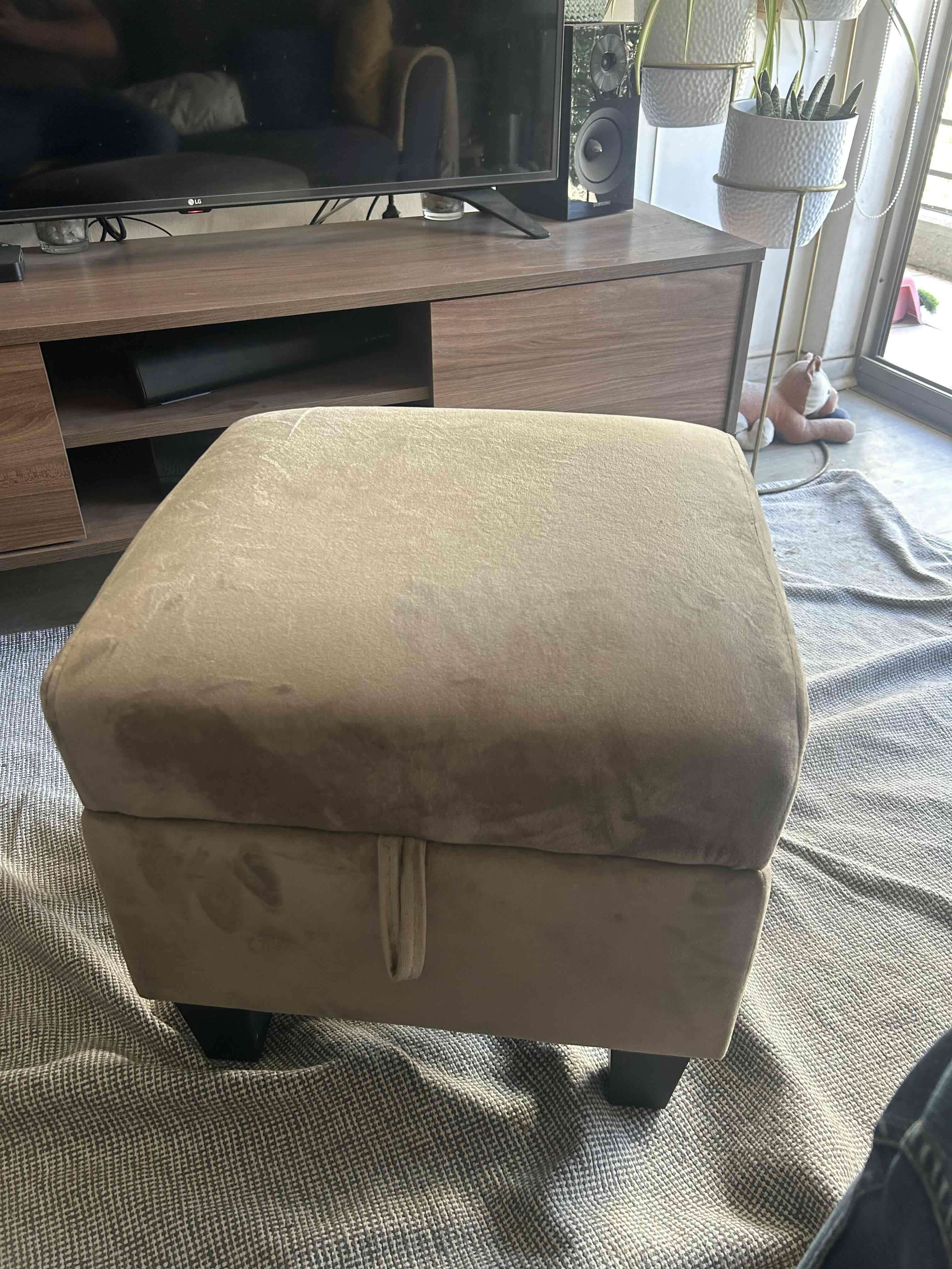 Puff beige de tela suave