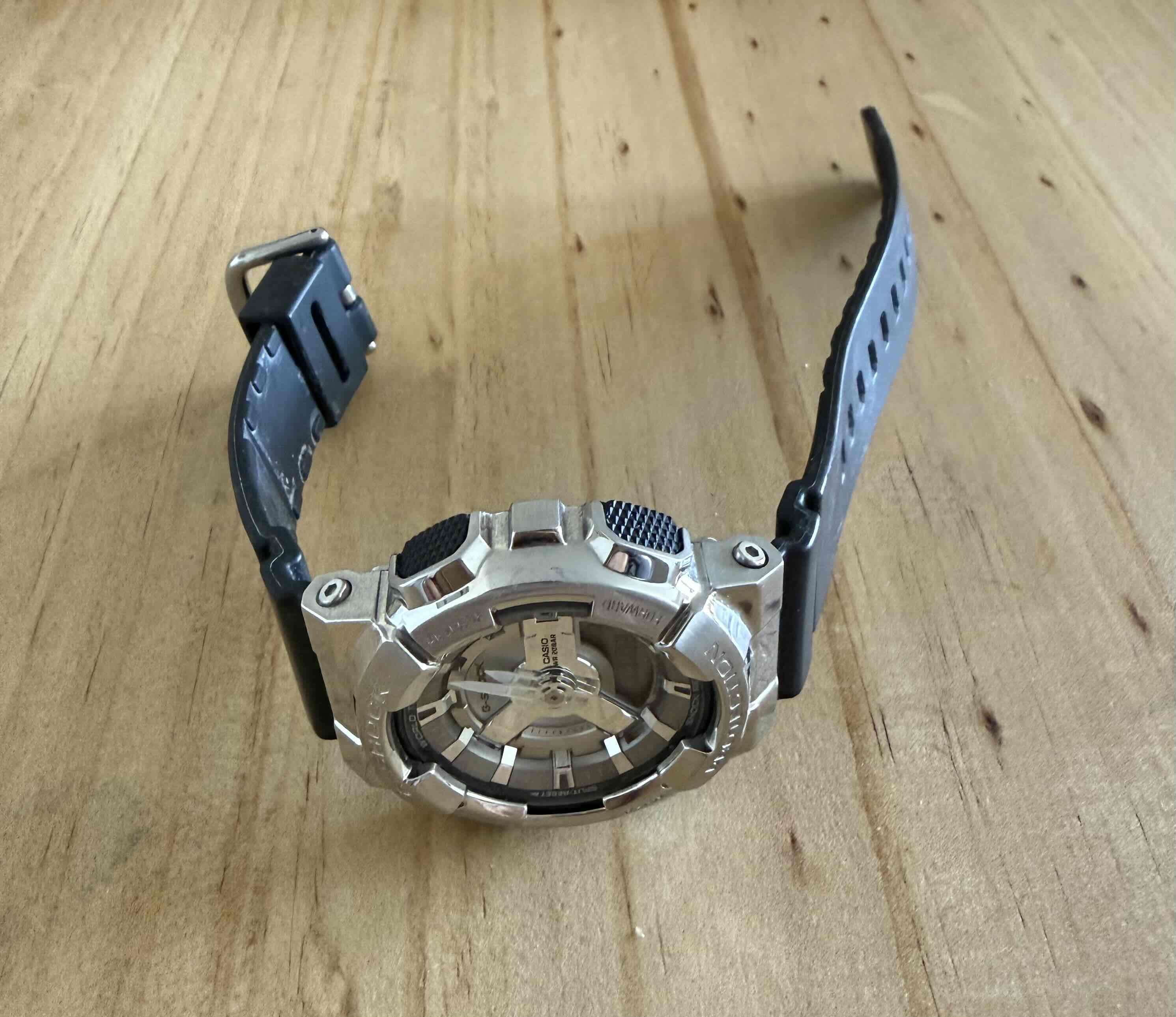 Reloj Casio G-Shock plata y negro - miniatura 4