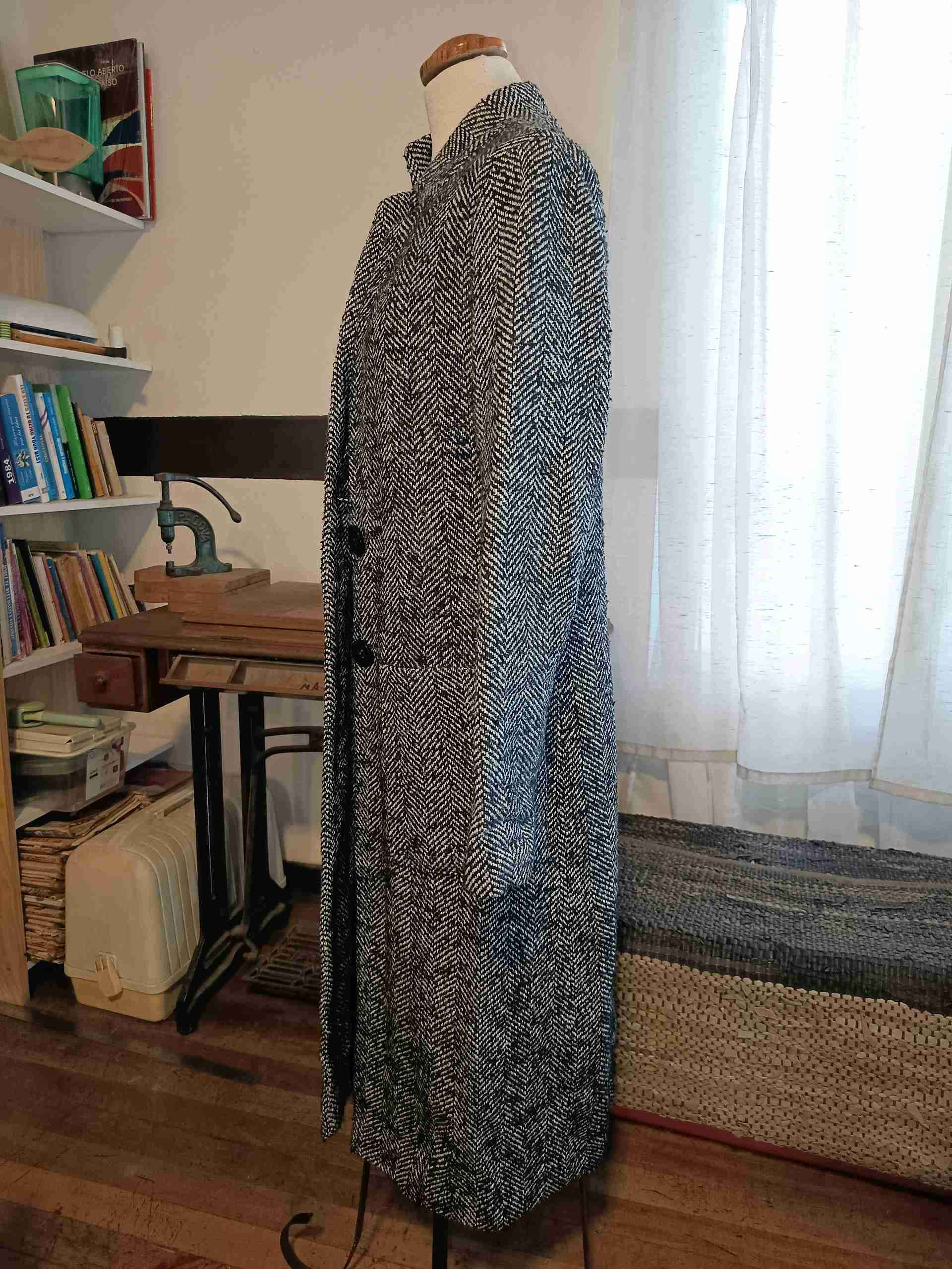 Abrigoblargo gris talla S - miniatura 2