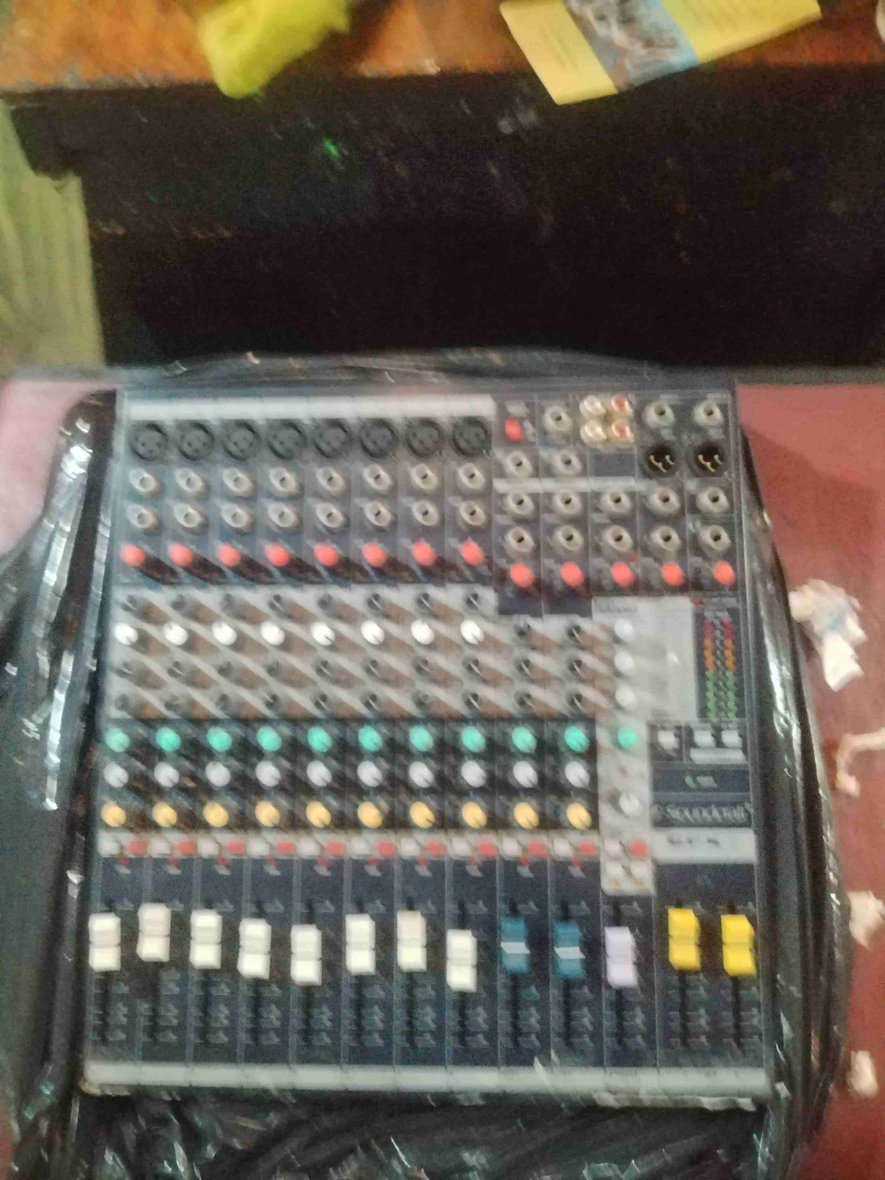 Mesa de mezcla de audio profesional