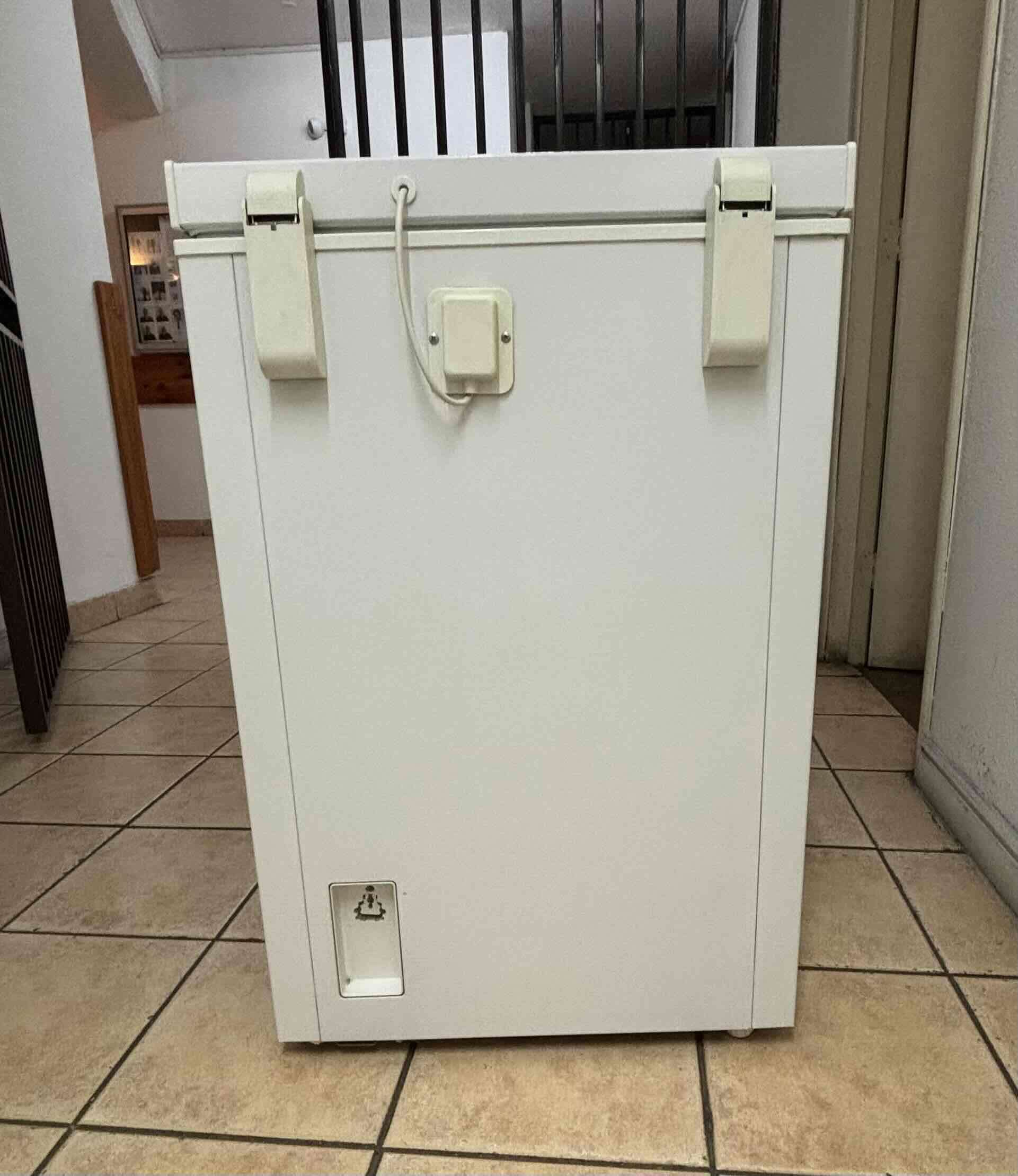 Congelador vertical marca Nex 100 Lt. - 6