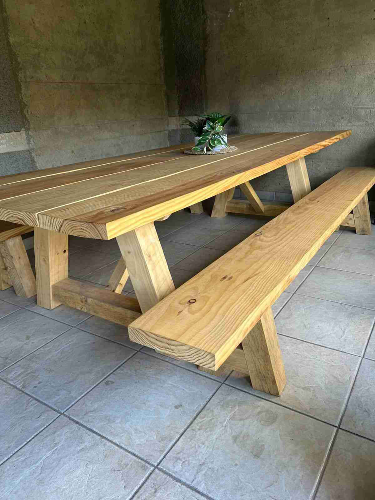 Mesa de madera rústica - miniatura 2