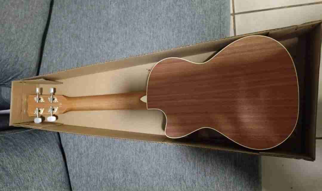 Ukelele Tenor Electroacústico Córdoba 15TM-CE - miniatura 2