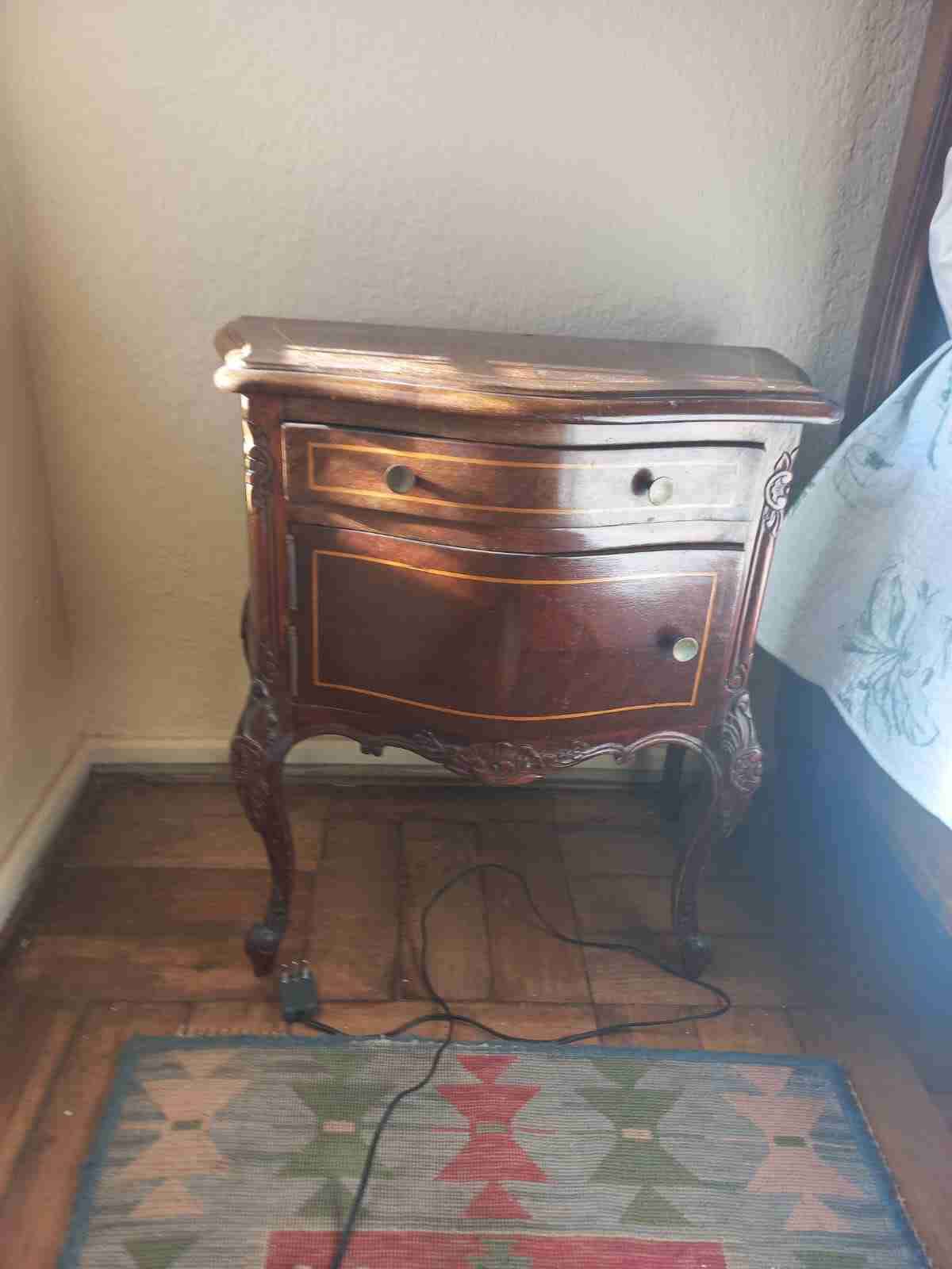 Cómoda de madera antigua - 2