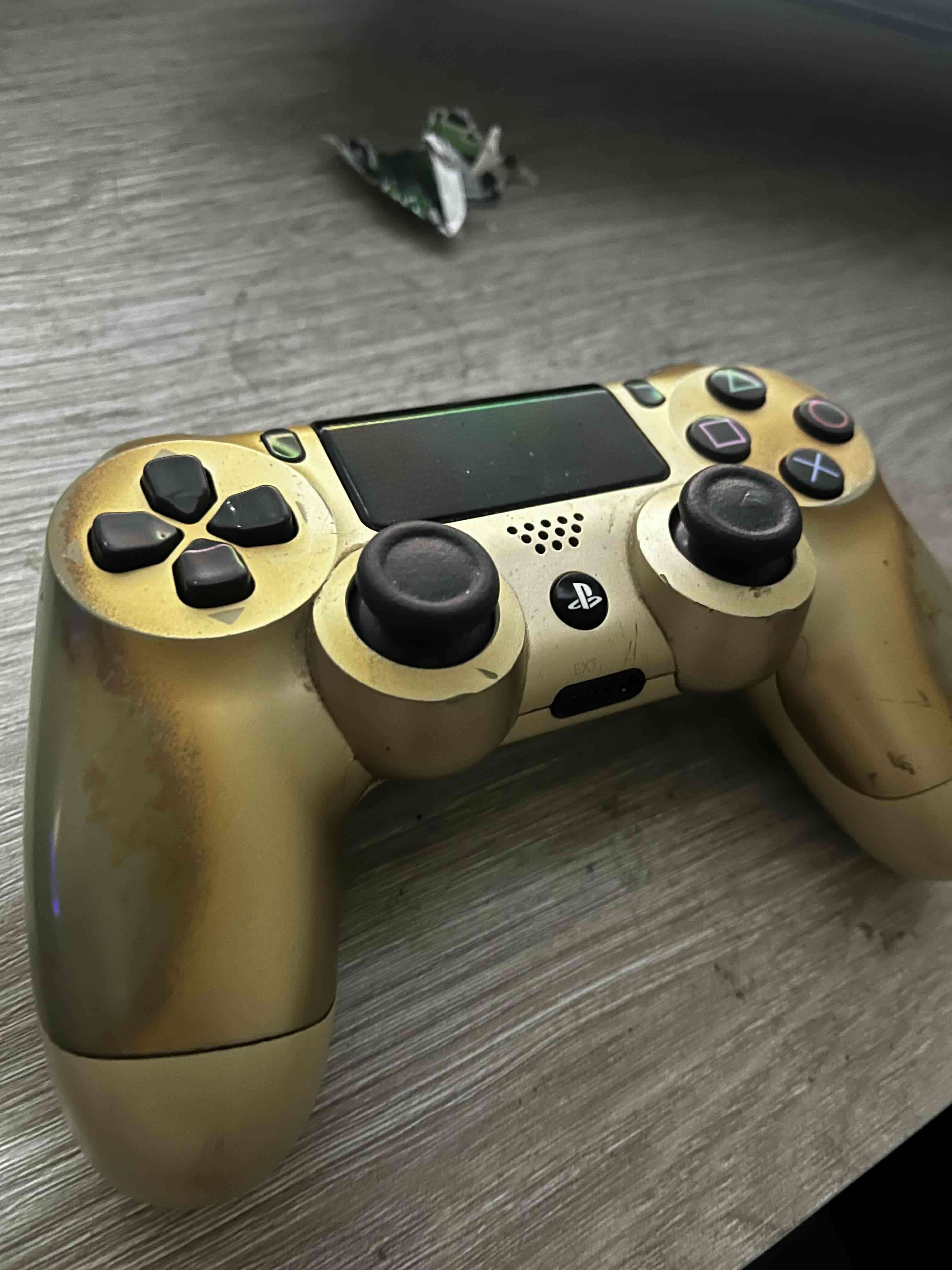 Consola PS4 en buen estado - miniatura 3