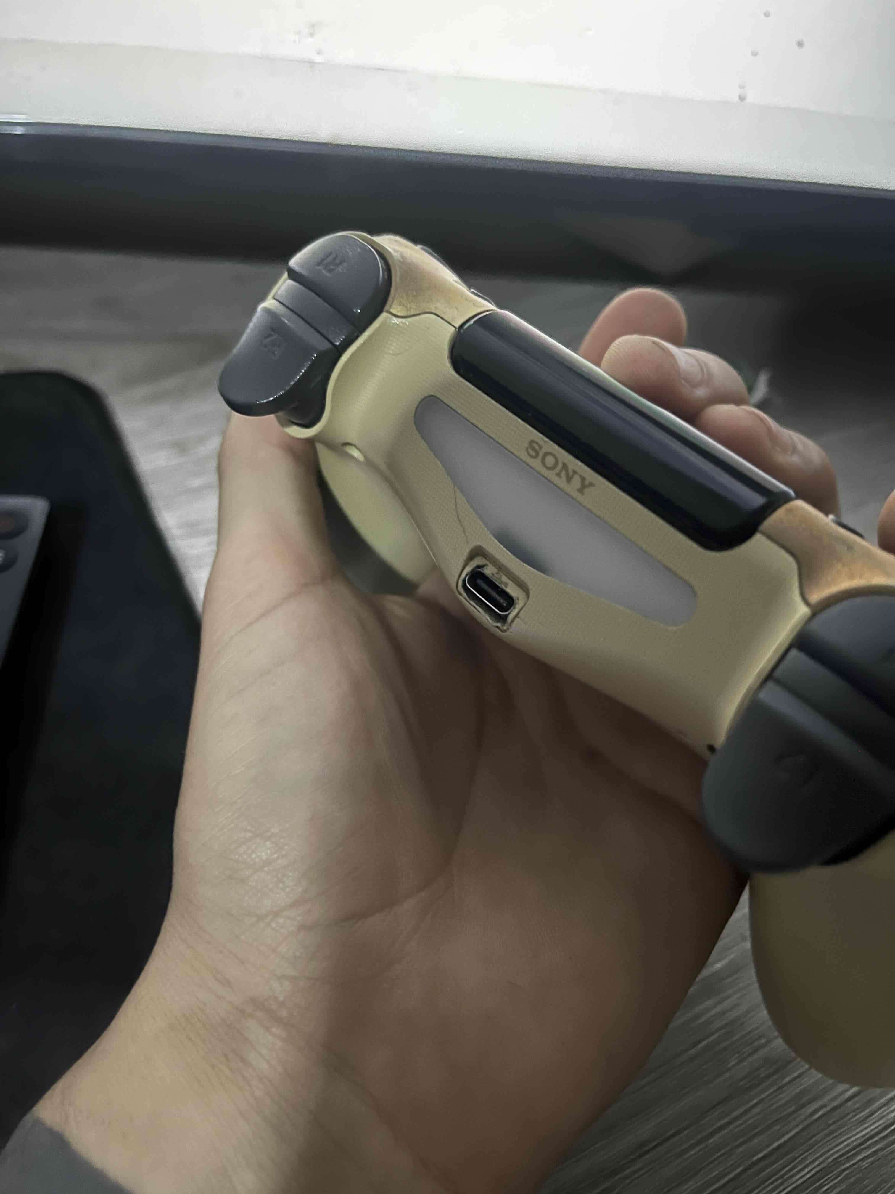 Consola PS4 en buen estado - miniatura 4