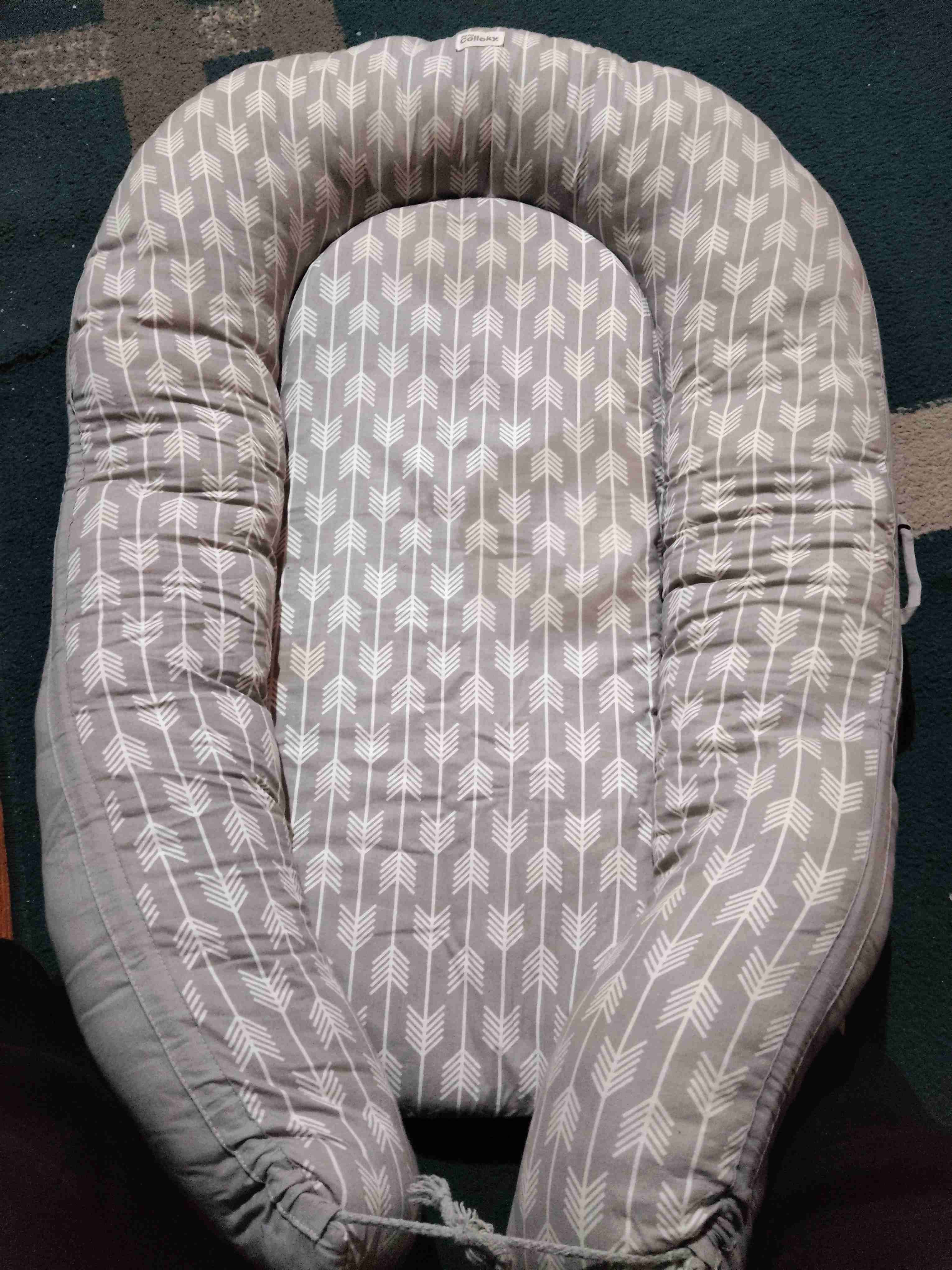 Cojín nido para bebé gris