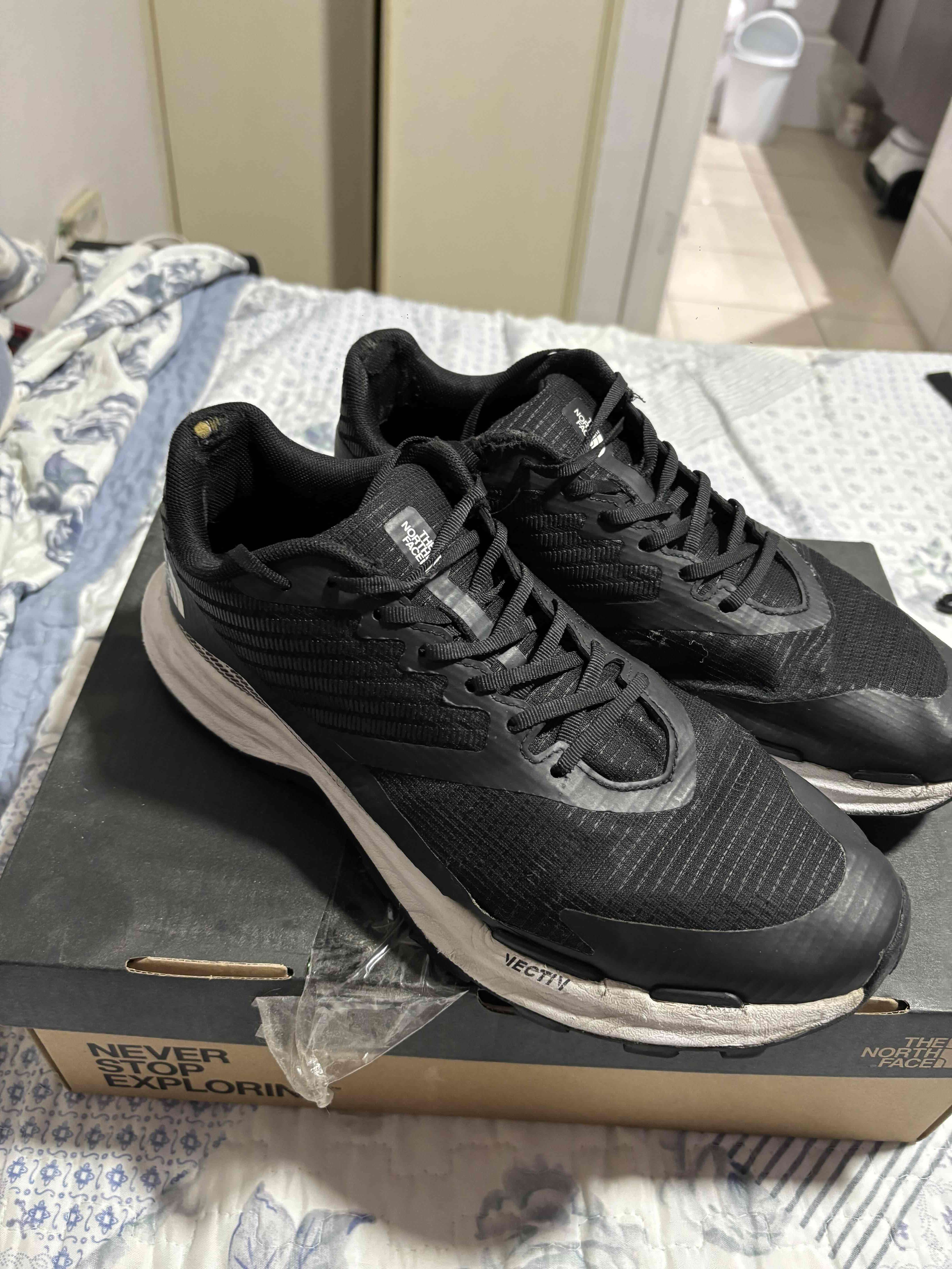 Zapatillas negras de running - miniatura 3