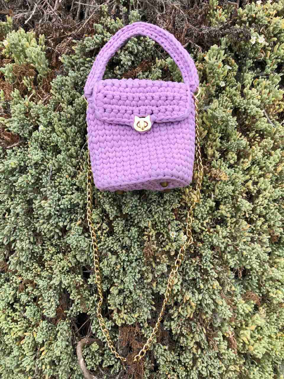Bolso tejido lilas con cadena - miniatura 2