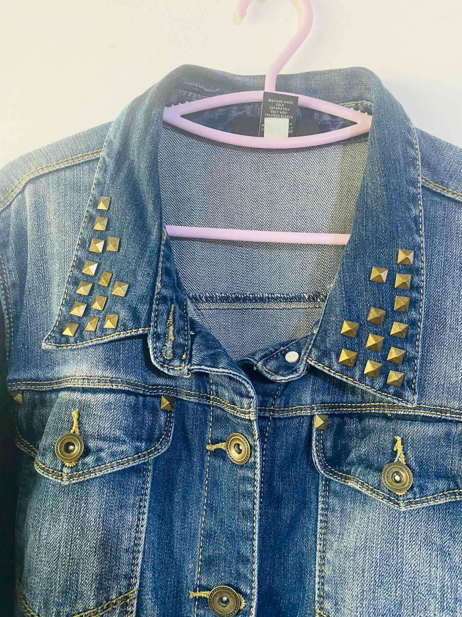 Chaqueta mezclilla con mangas tejidas - miniatura 4