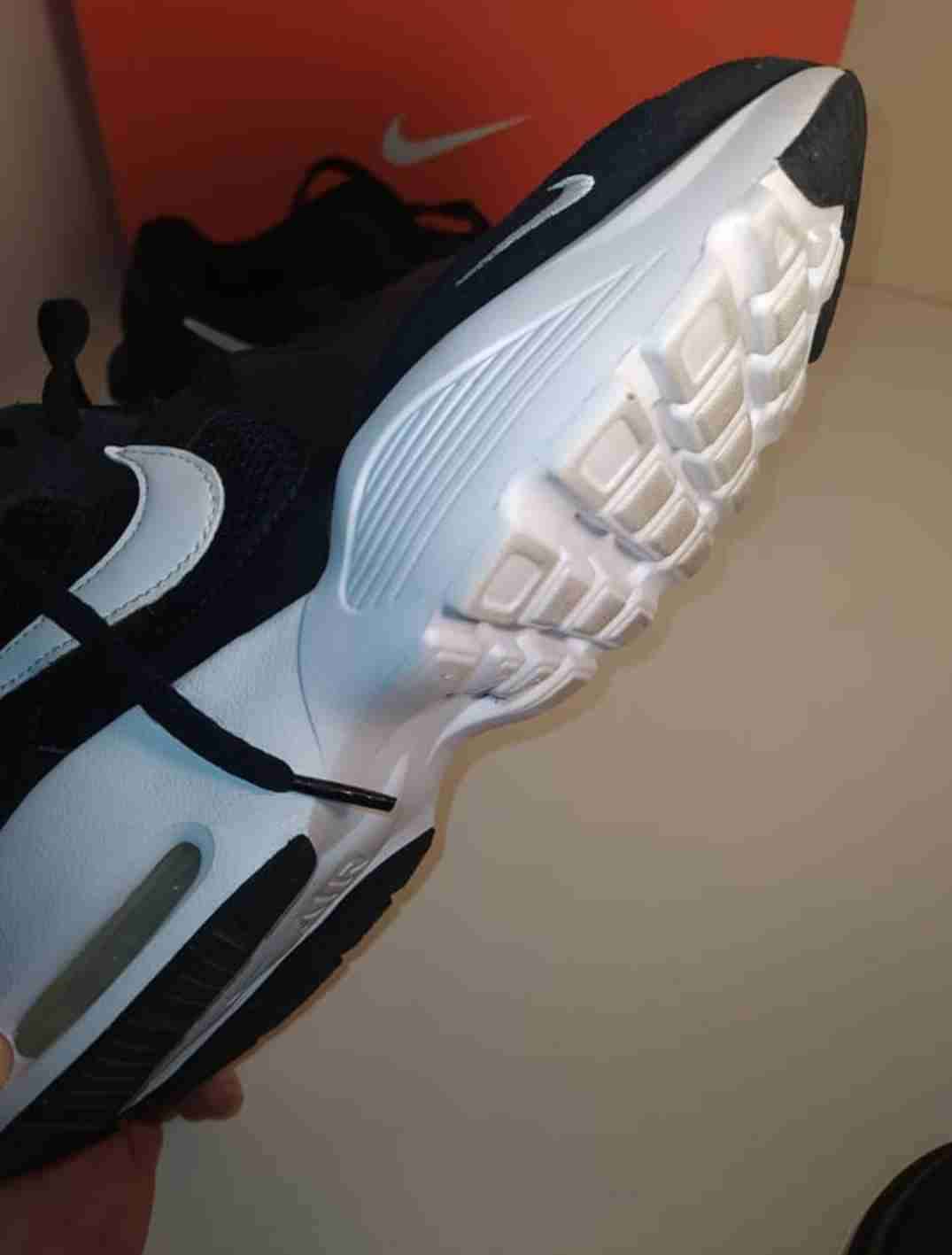 Zapatillas deportivas negras Nike - miniatura 2