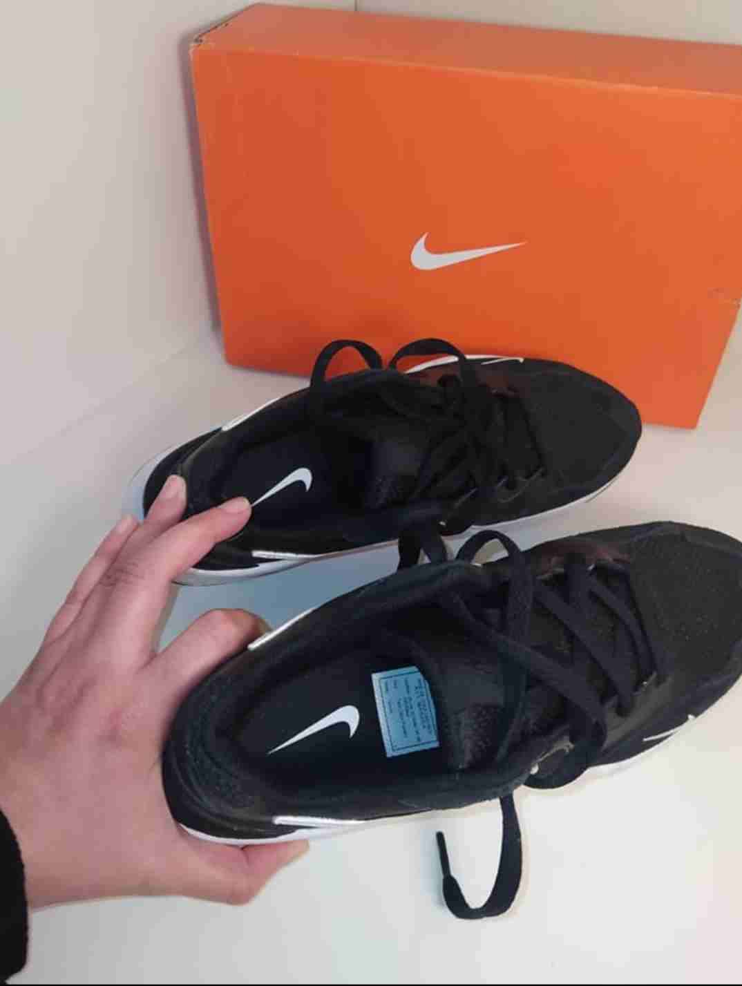 Zapatillas deportivas negras Nike - miniatura 3