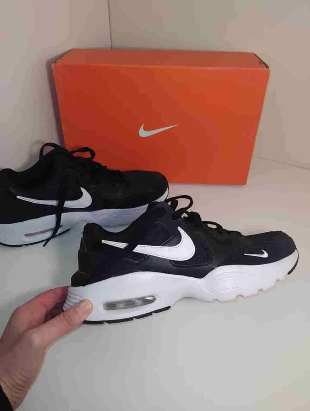 Zapatillas deportivas negras Nike - miniatura 4