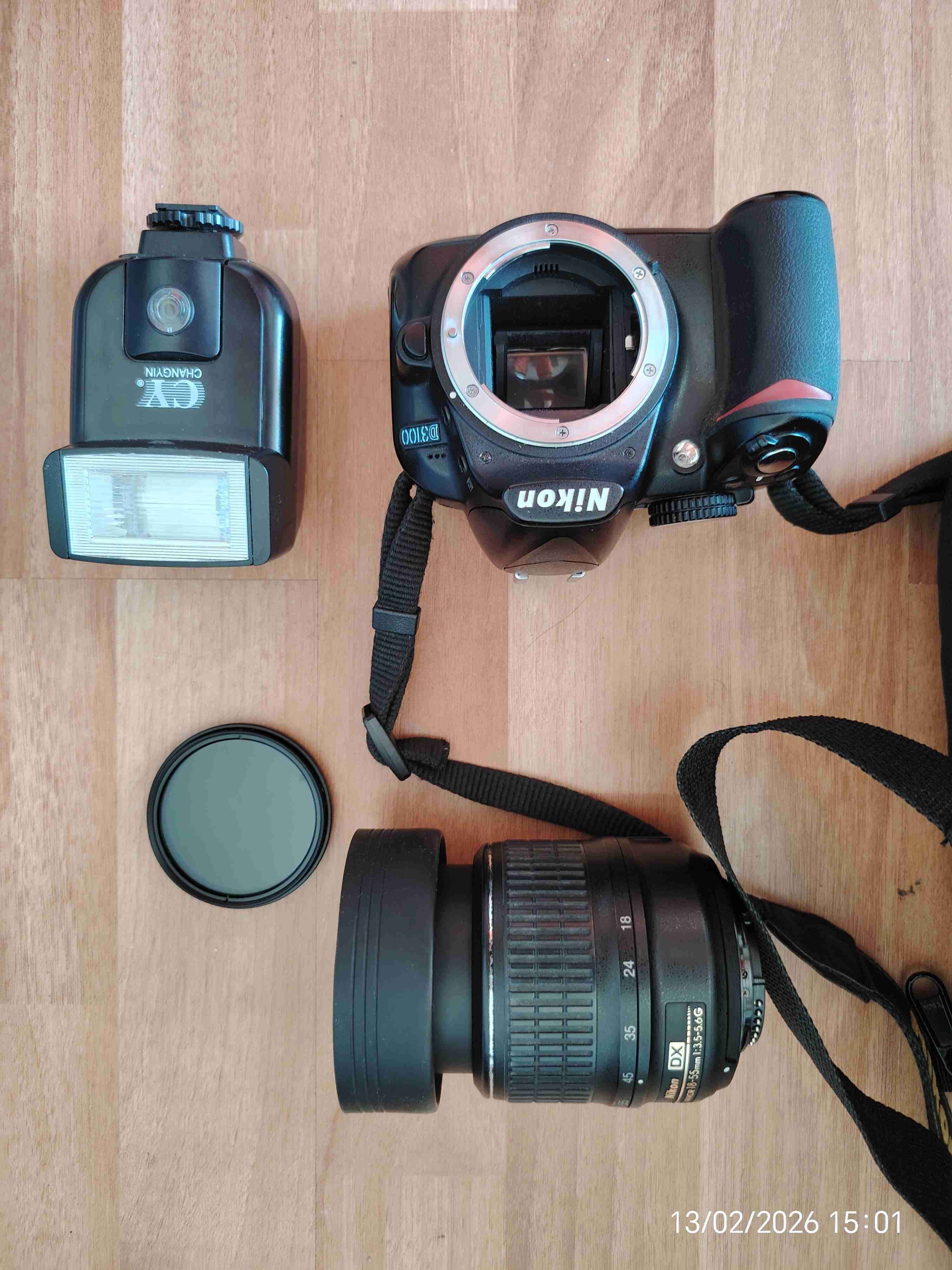 Cámara Nikon con flash - miniatura 2
