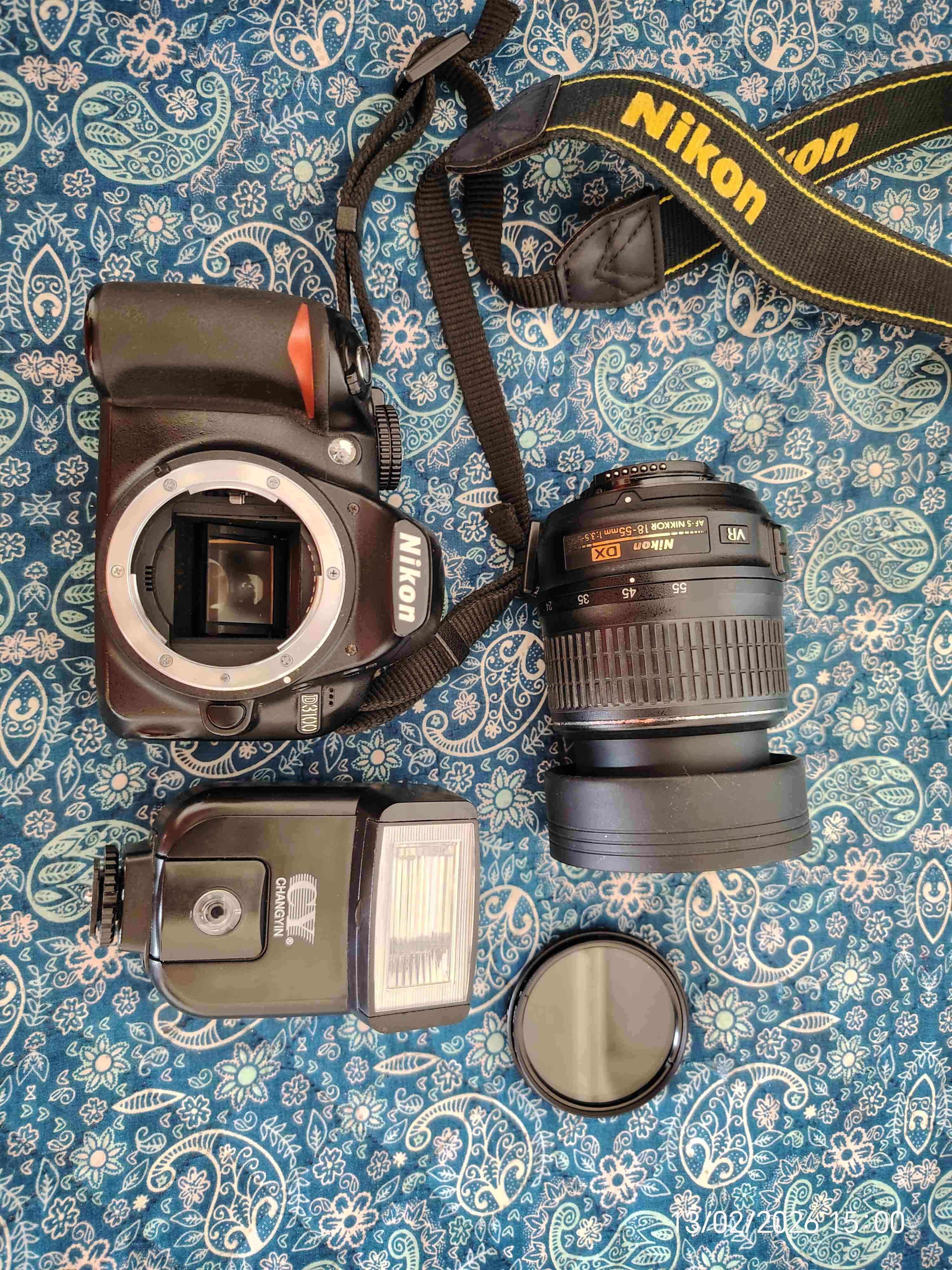 Cámara Nikon con flash - miniatura 4