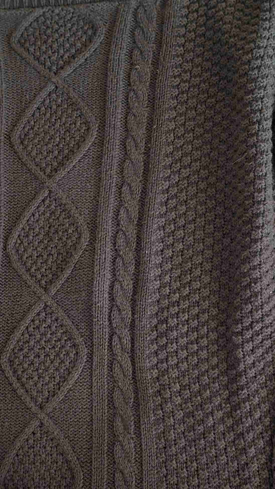 Suéter tejido gris oscuro - miniatura 4