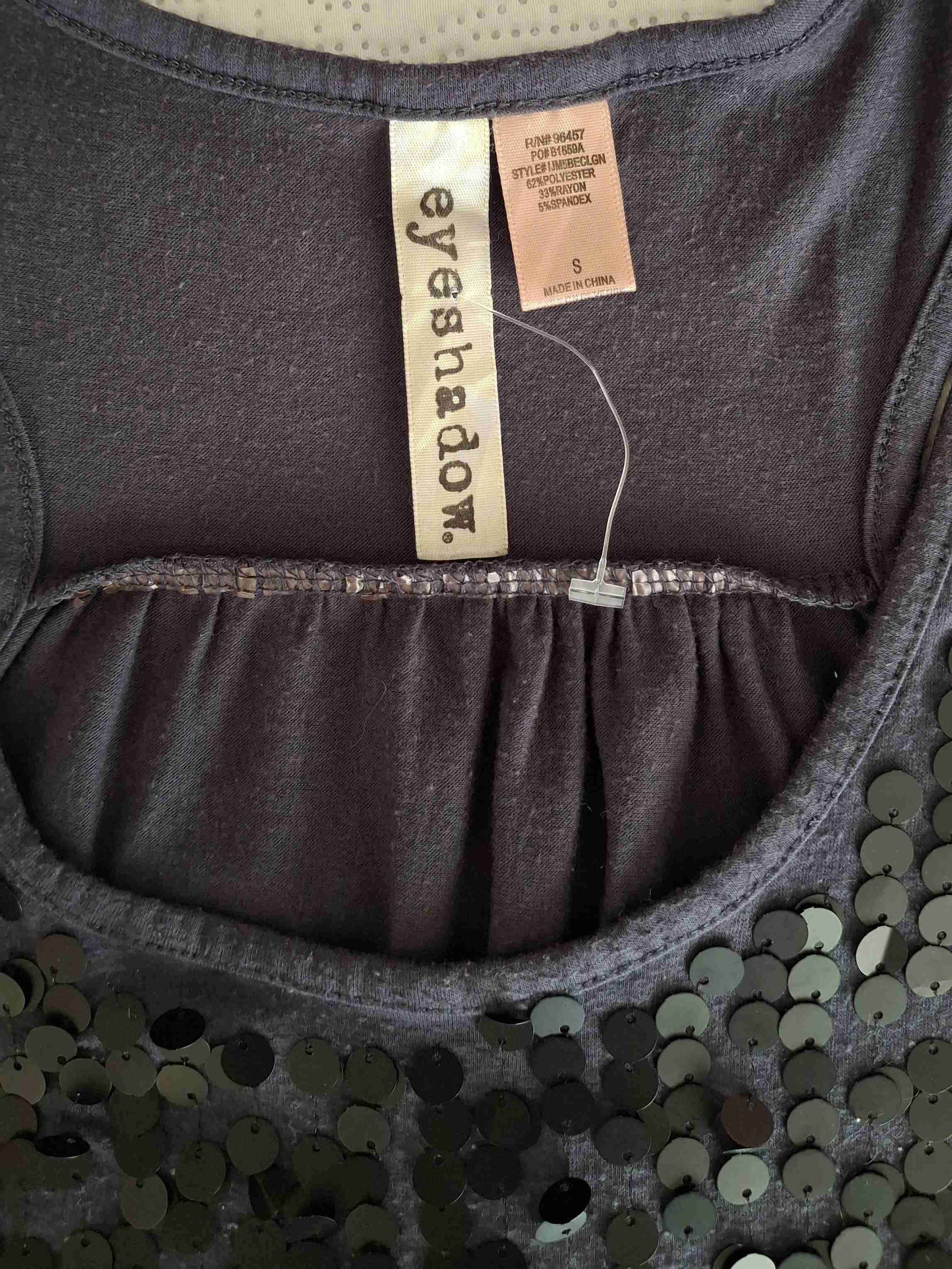 Polera sin mangas con lentejuelas - miniatura 3