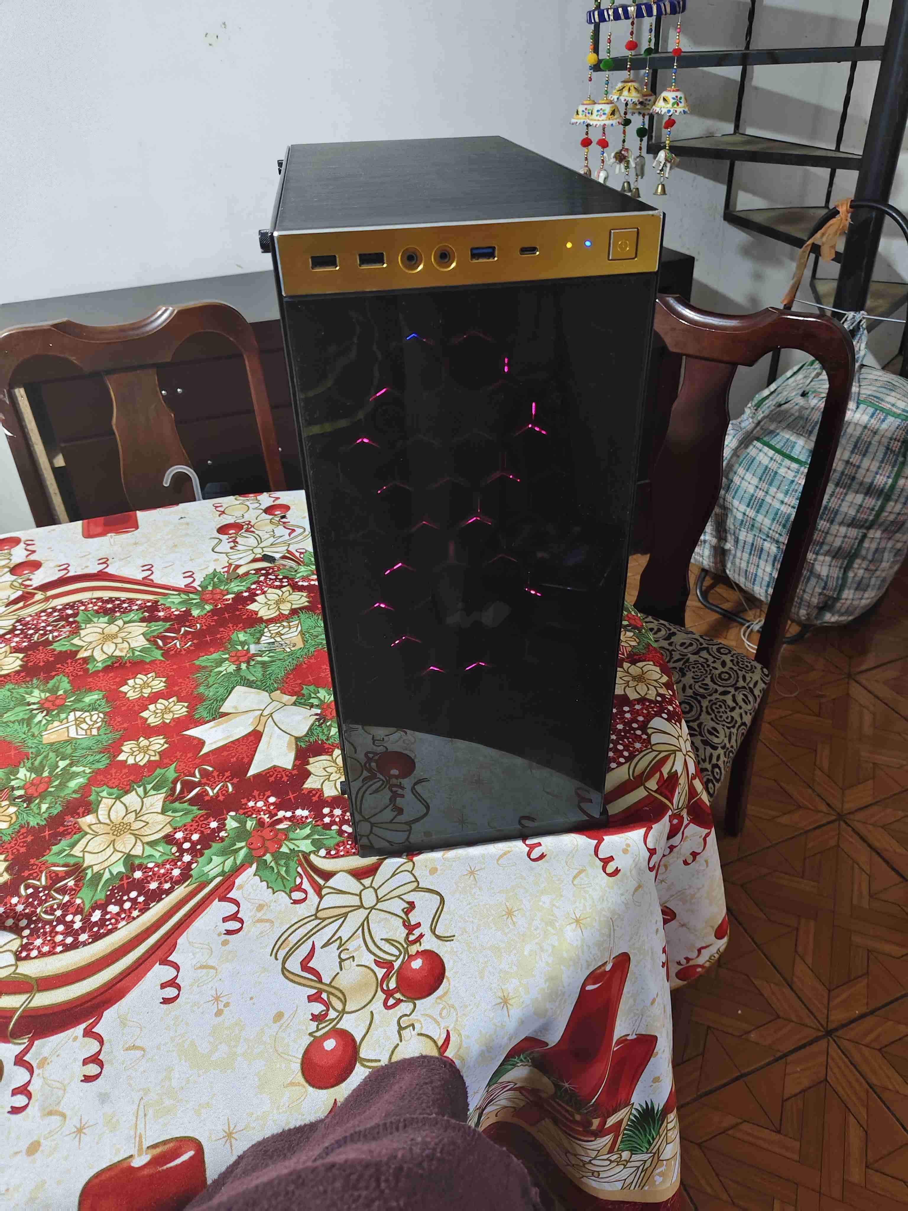 Gabinete de PC negro con vidrio - miniatura 3