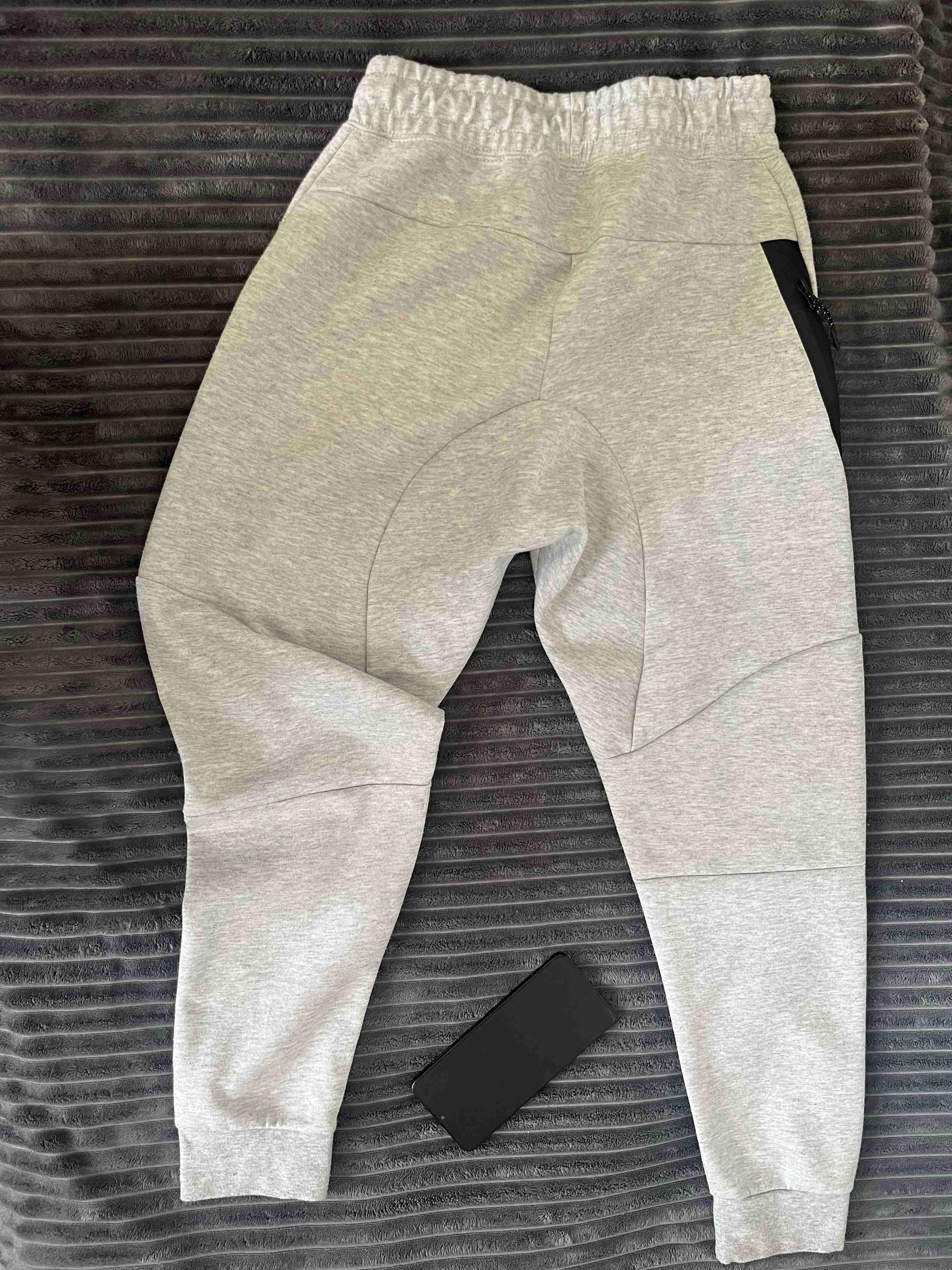 Pantalones deportivos Nike Tech Gris - miniatura 4