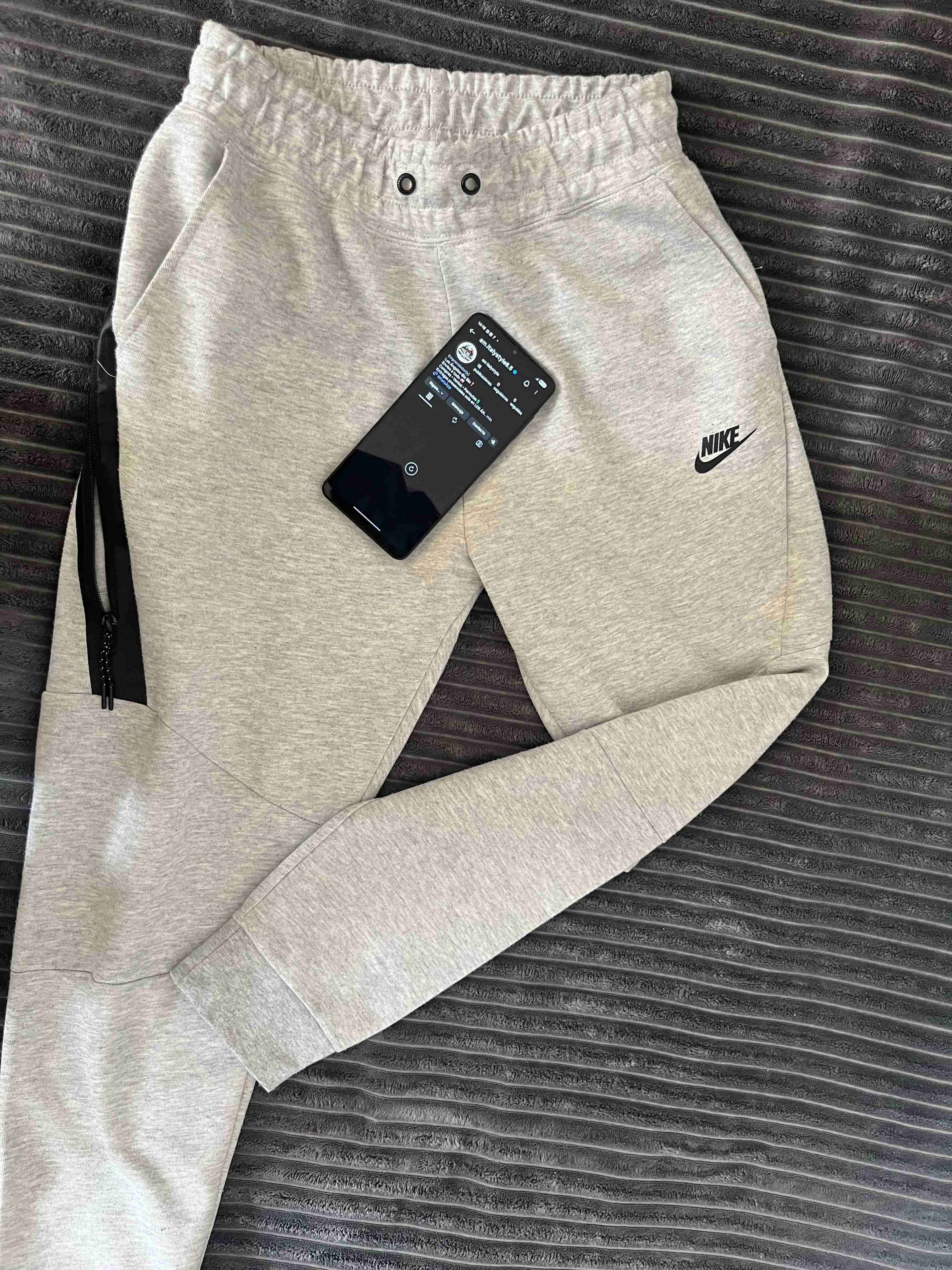 Pantalones deportivos Nike Tech Gris - miniatura 6