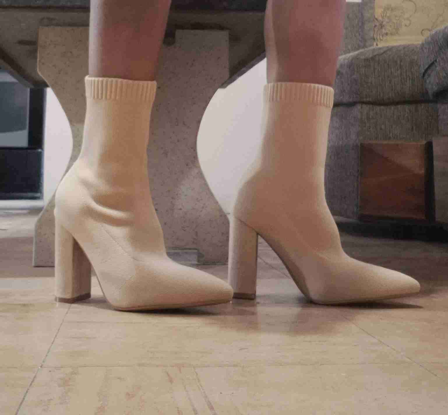 Botines beige de tela elástica - miniatura 2