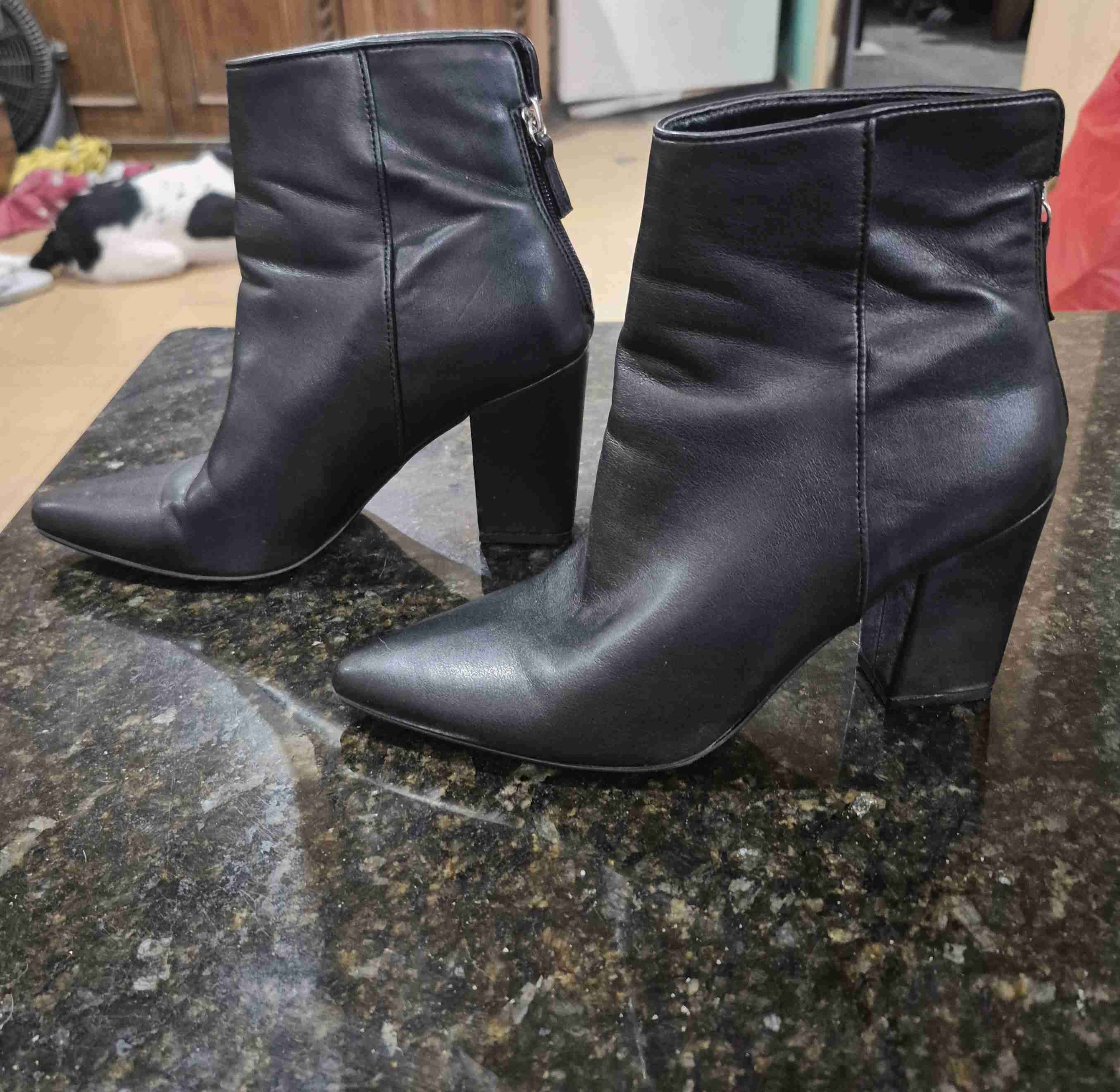 Botines negros de cuero - miniatura 3