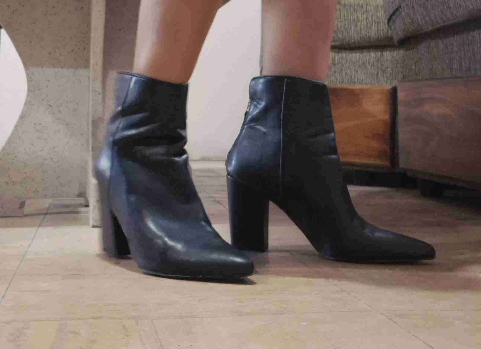 Botines negros de cuero - miniatura 4