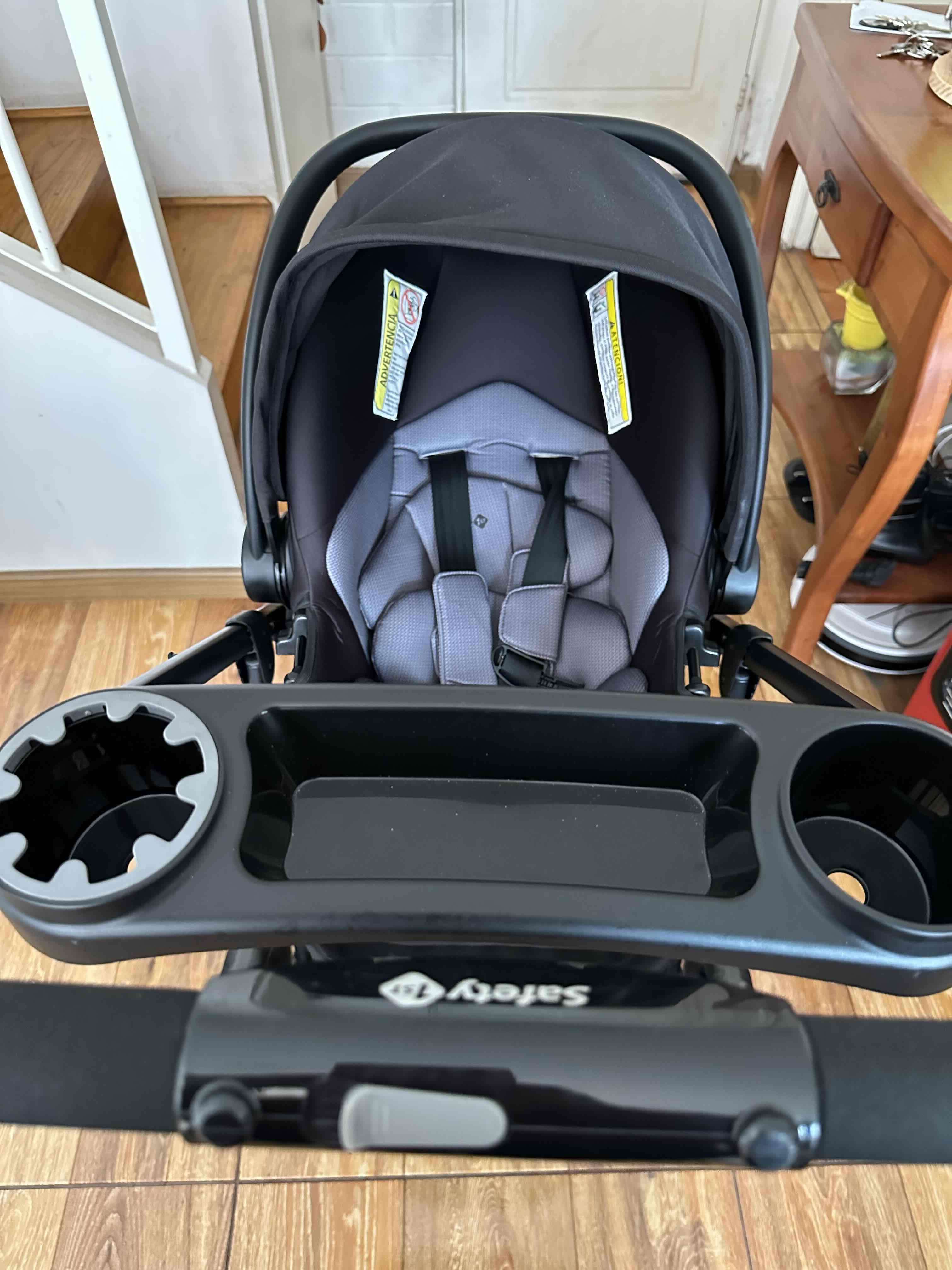 Coche de bebé con silla gris - miniatura 4