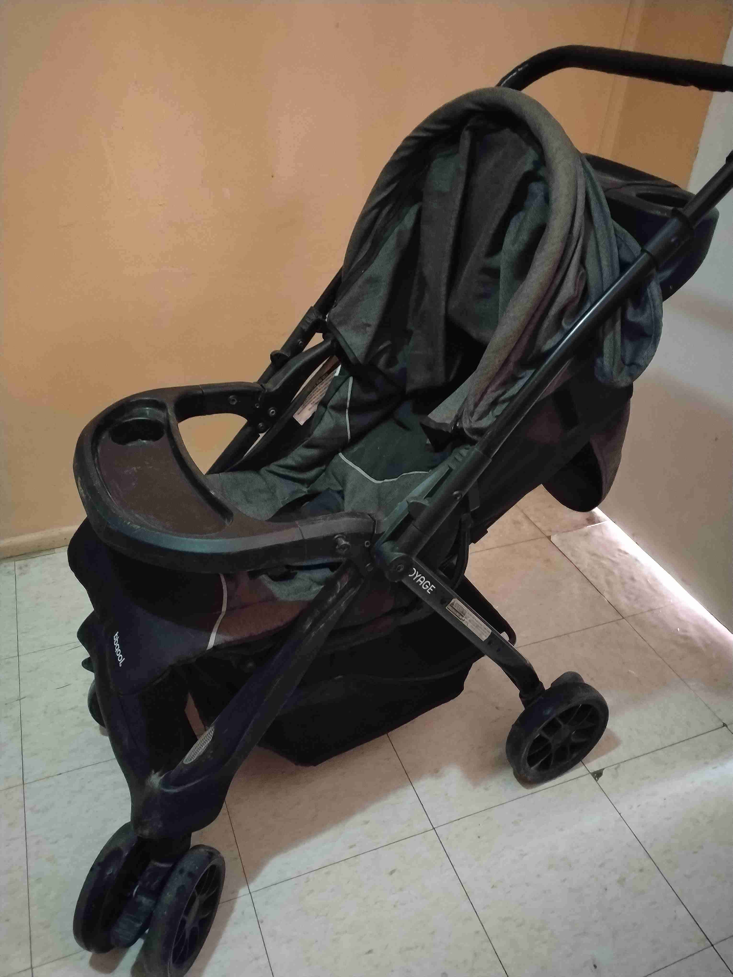 Silla de auto Bebeconfort negra y el coche - miniatura 3