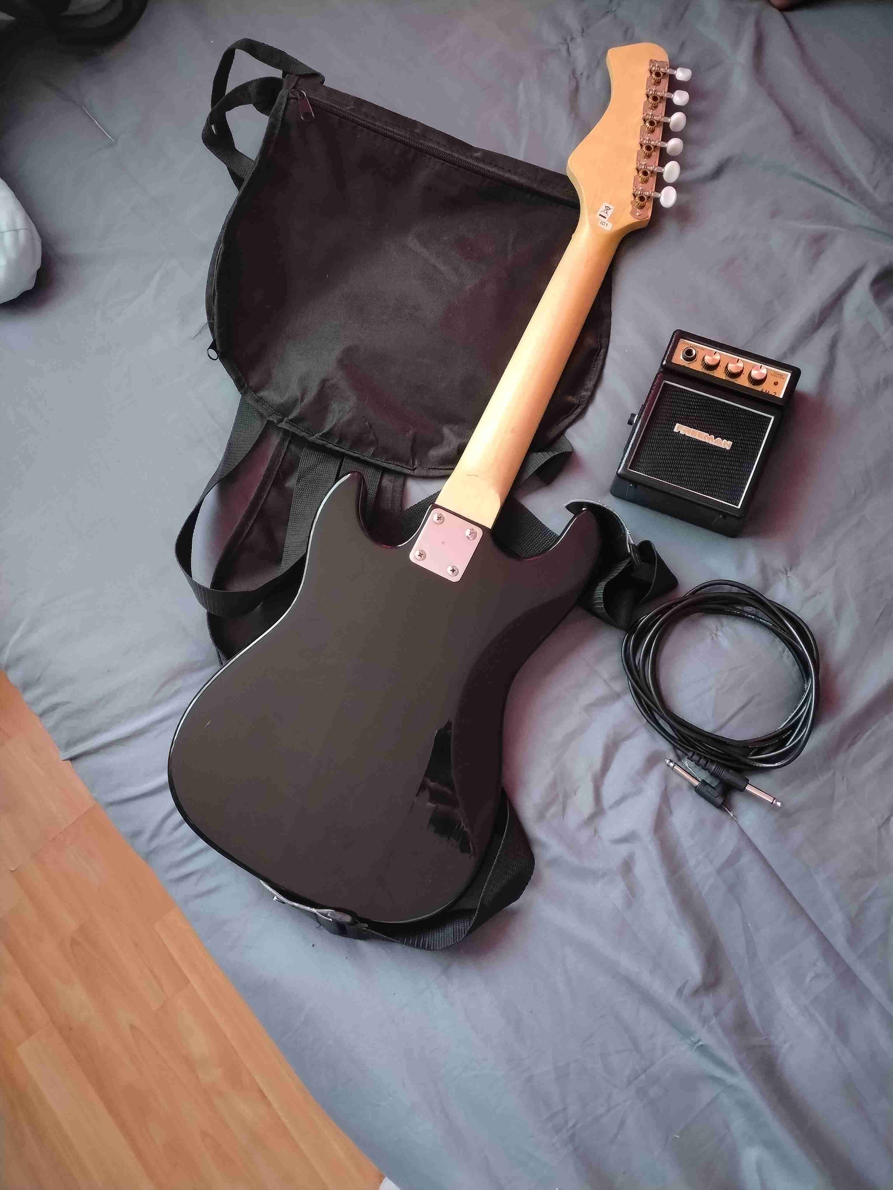 Guitarra eléctrica con amplificador para niños - miniatura 2