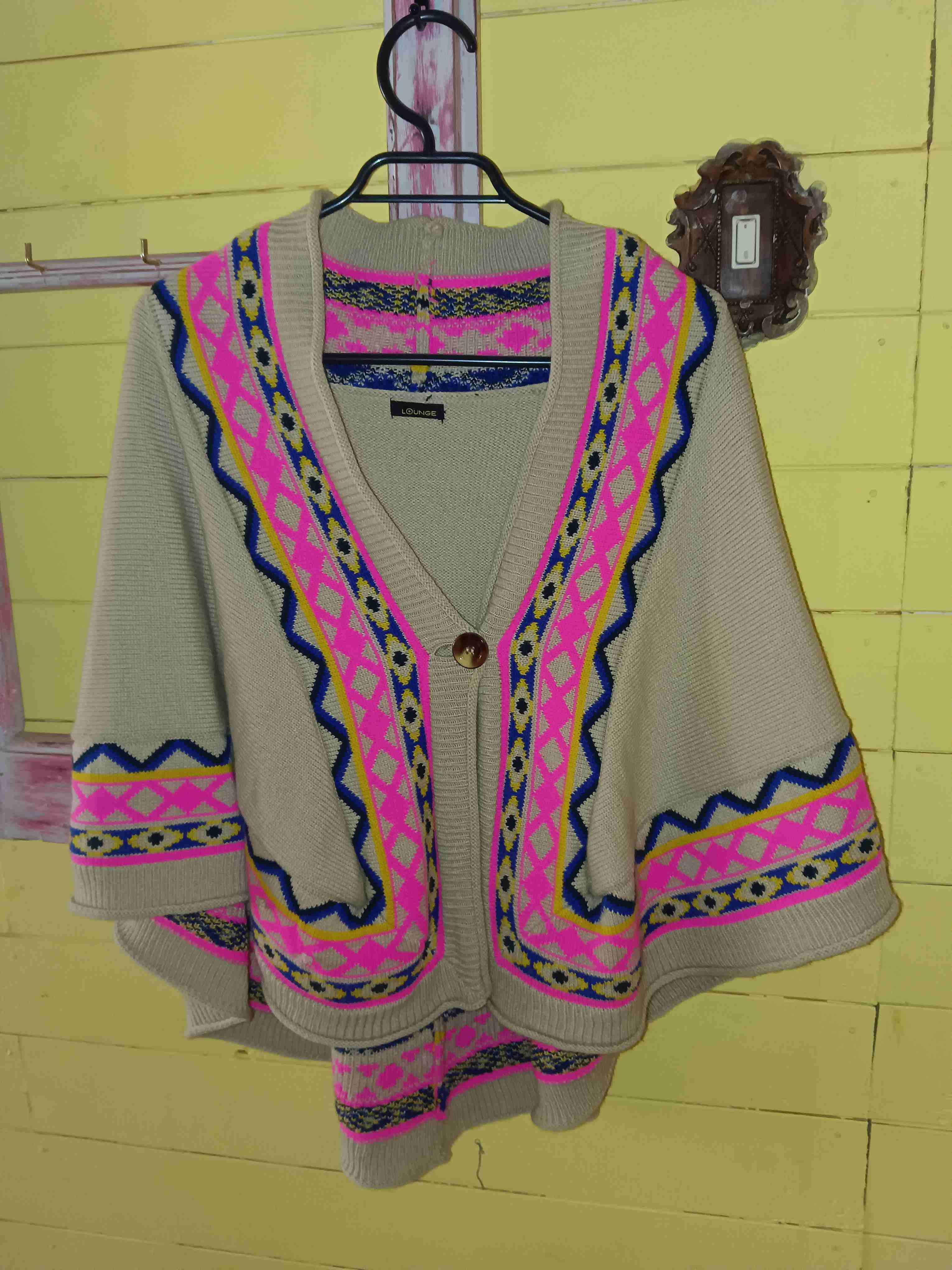 Cardigan colorido tejido