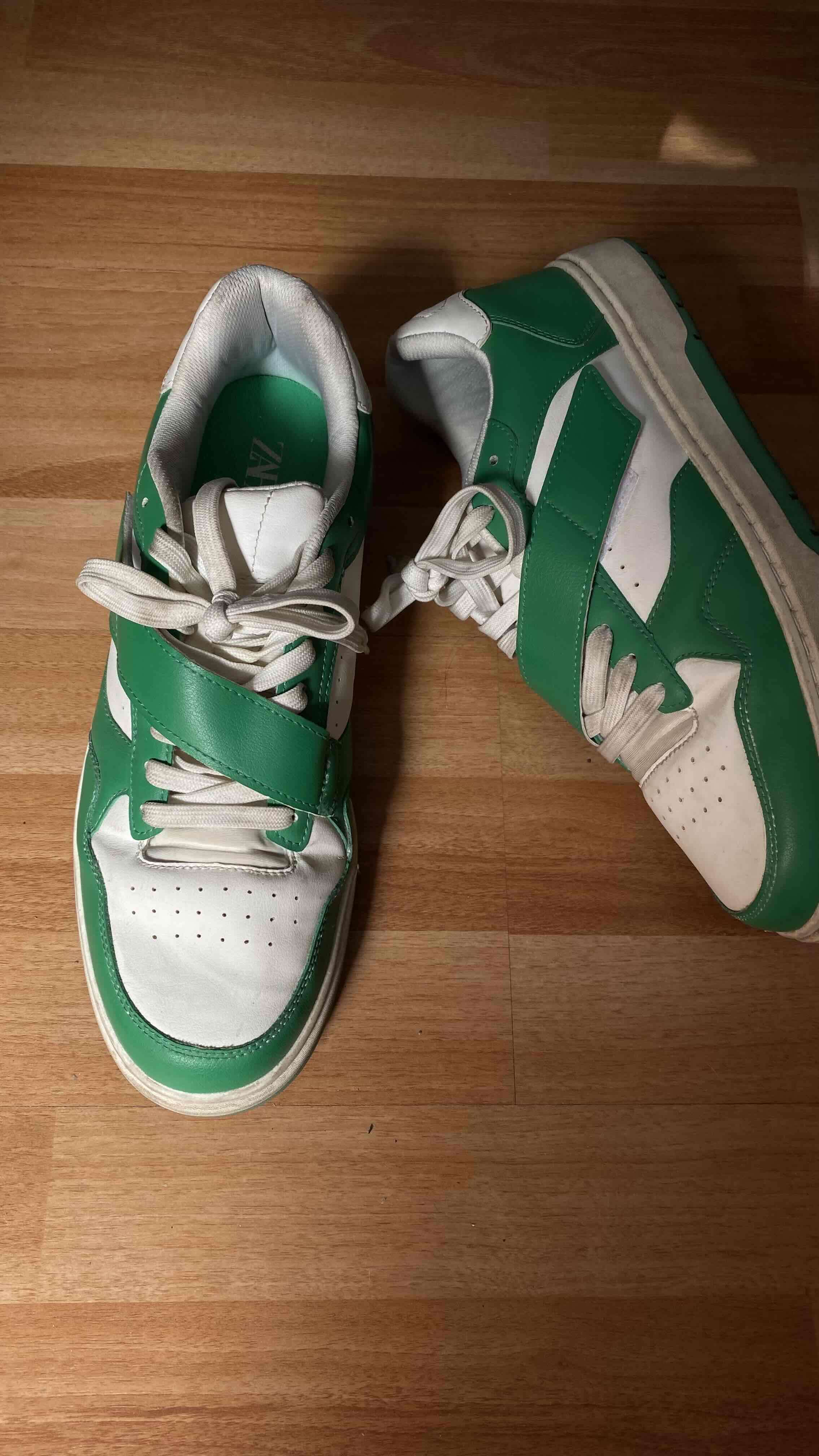 Zapatillas deportivas blancas y verdes - 2