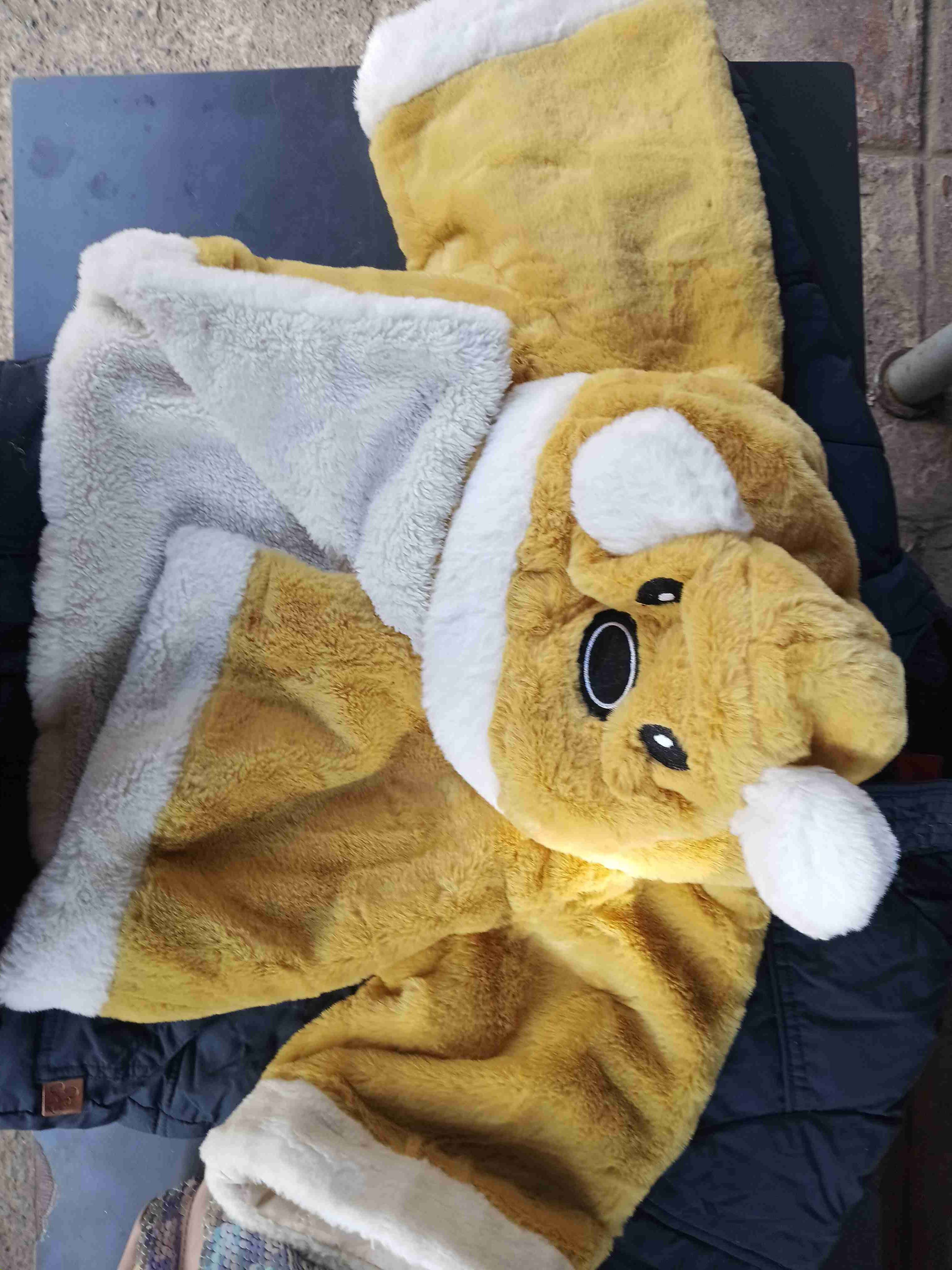 Abrigo de peluche amarillo para bebé - miniatura 2