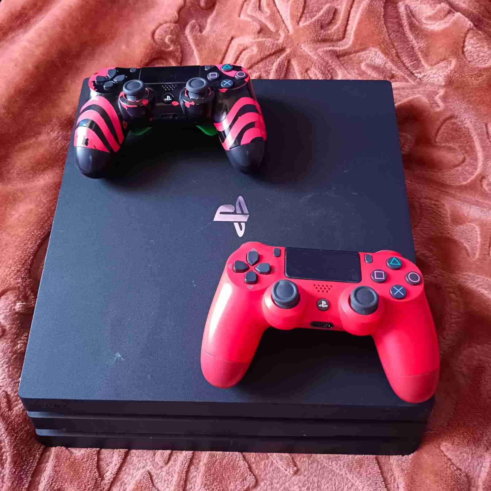 Consola PlayStation 4 Pro con 2 controles