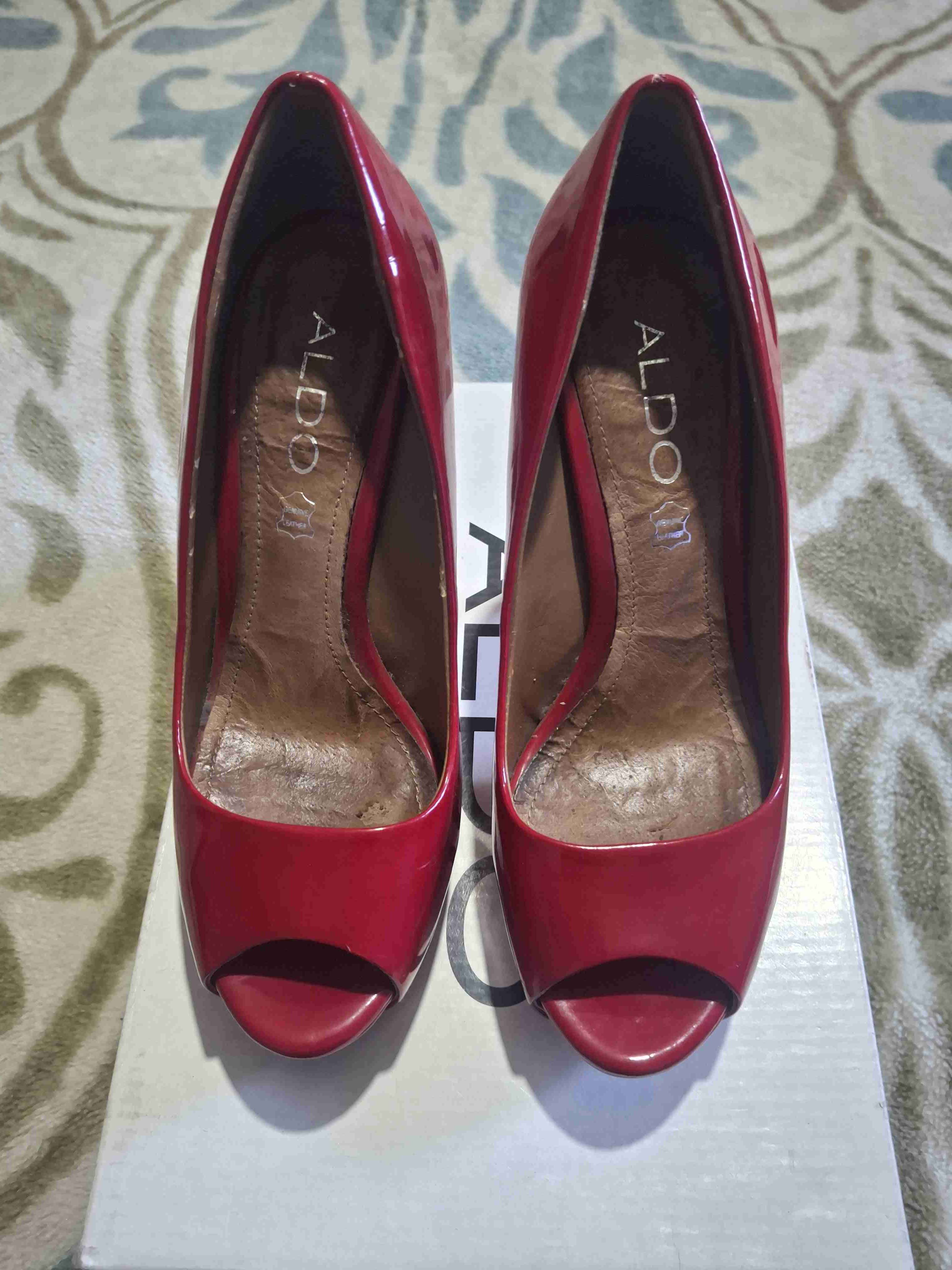 Tacones rojos charol abiertos - miniatura 3