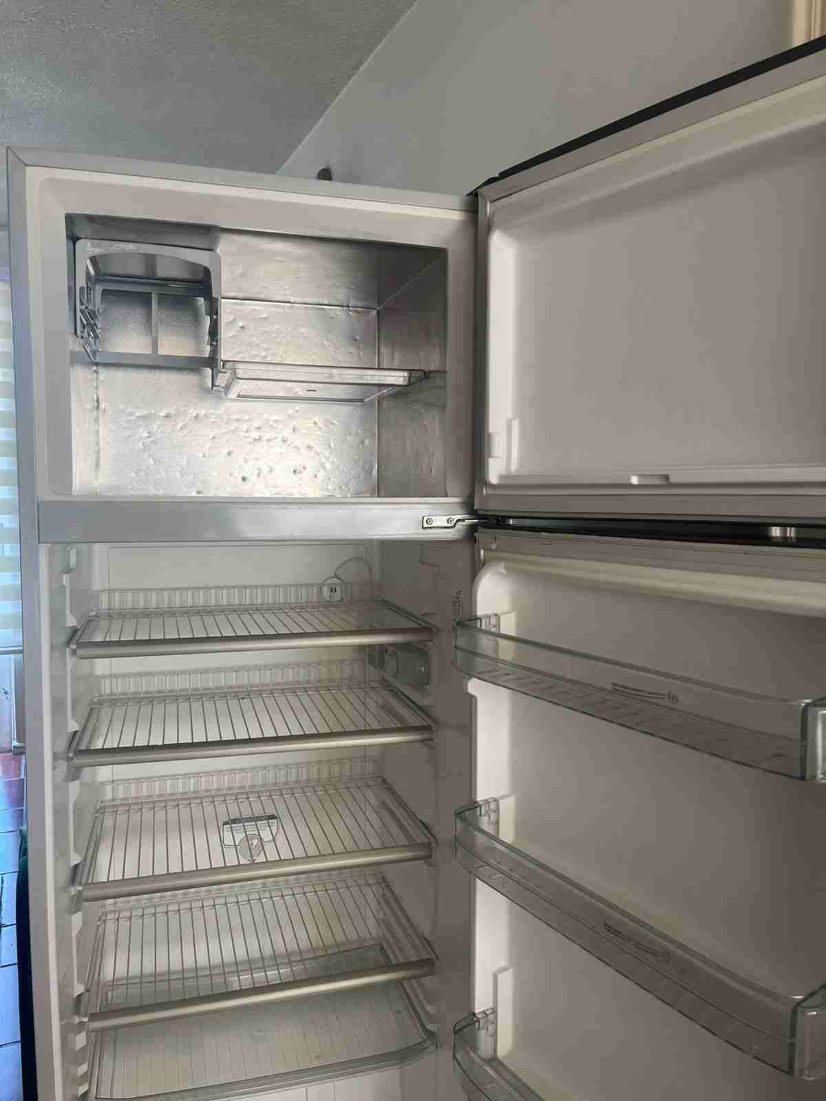 Refrigerador Fensa gris grande - 4