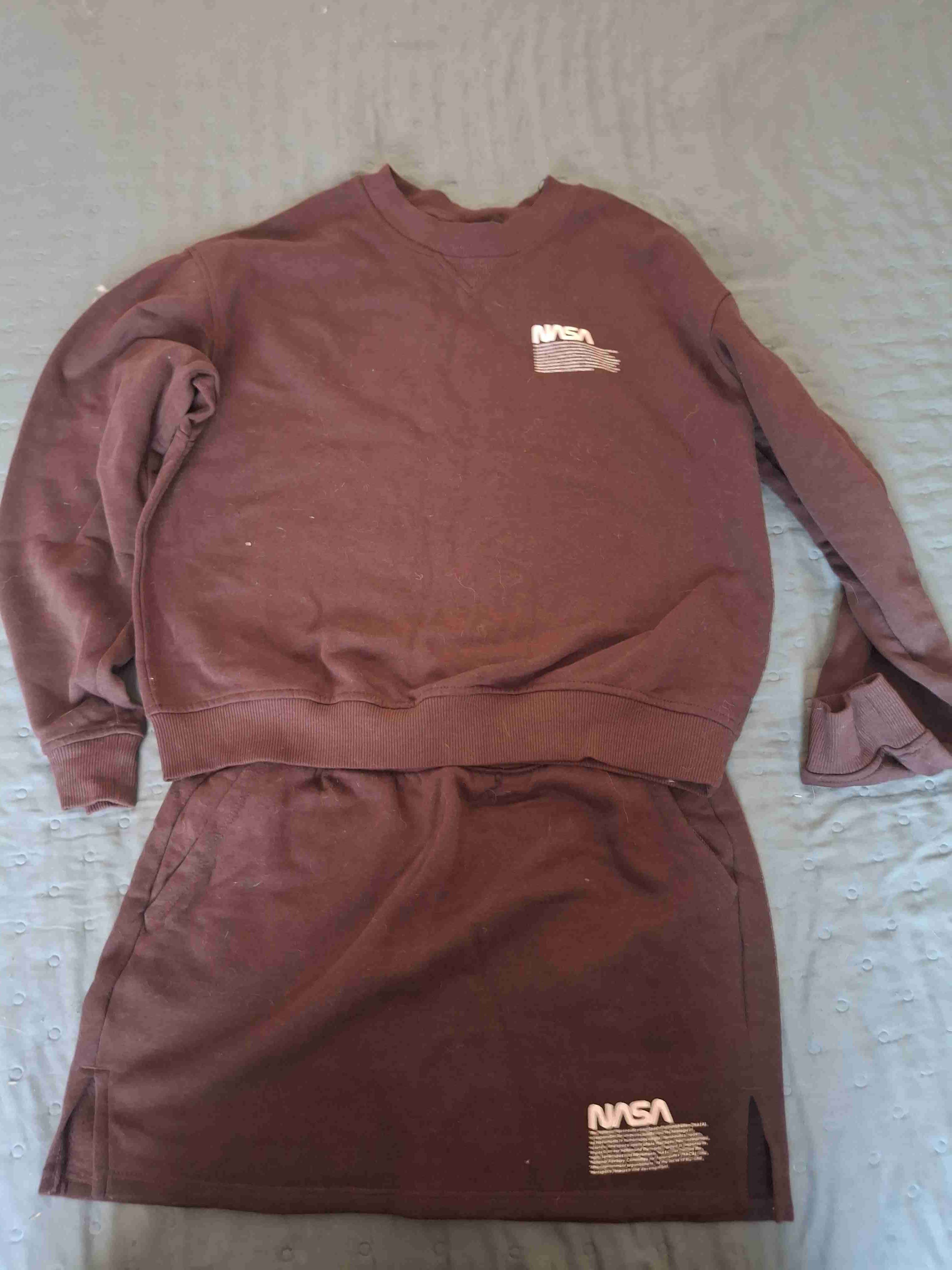 Conjunto morado con logo de NASA