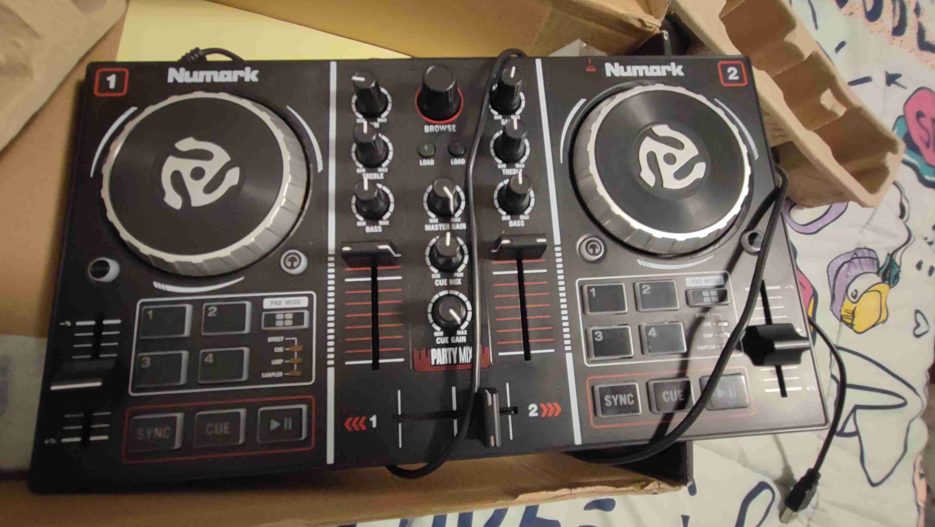 Controlador DJ Numark con software - 3